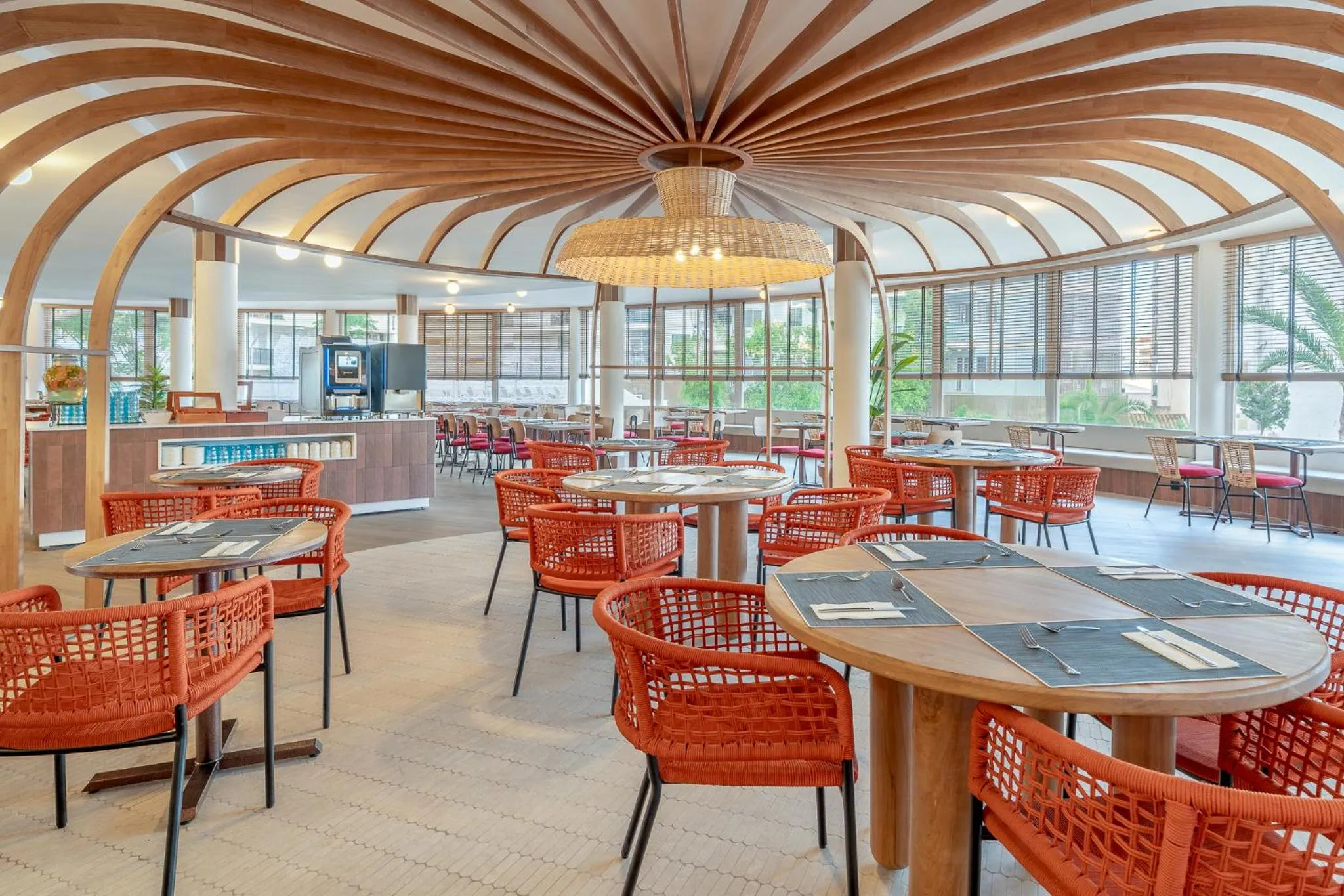 Restaurant/places to eat in tent Arenal