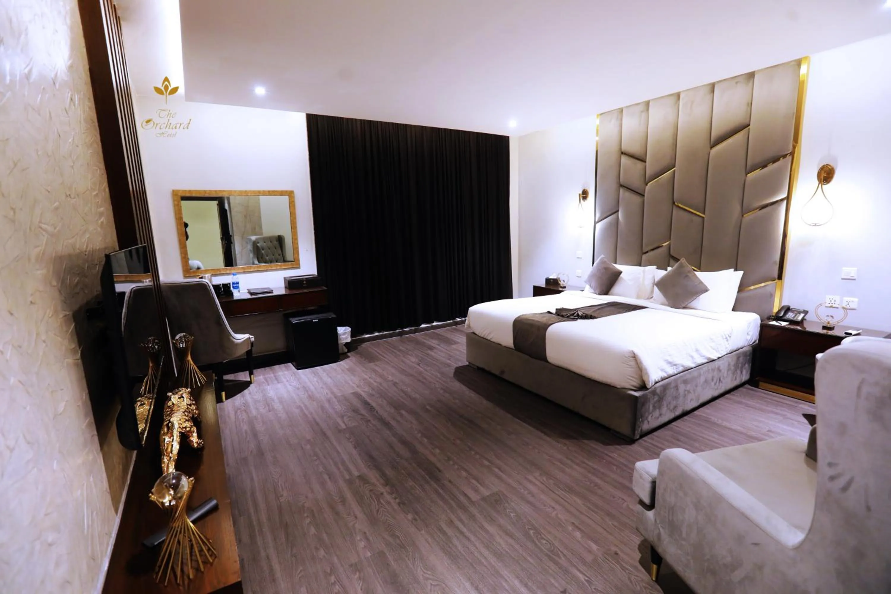 Bed in The Orchard Hotel Lahore