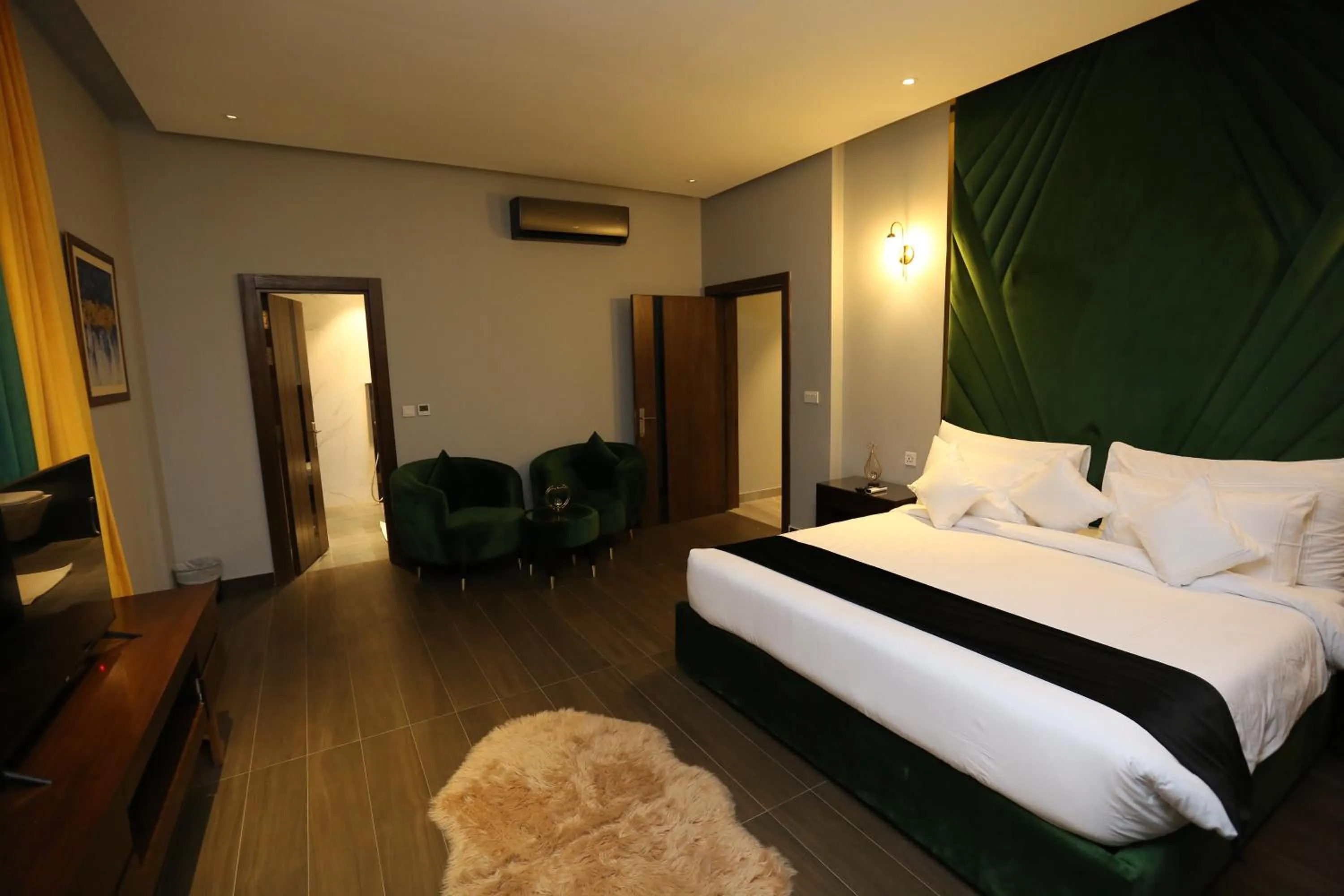 Bed in The Orchard Hotel Lahore