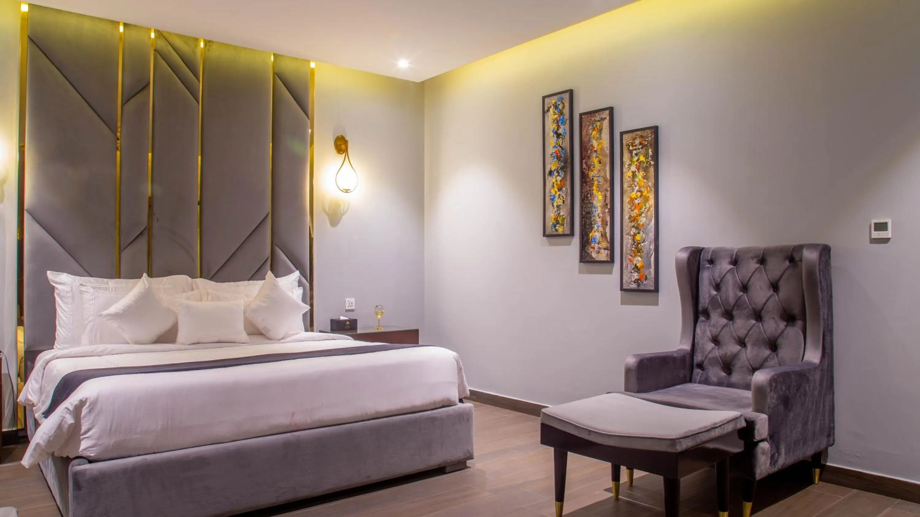 Restaurant/places to eat, Bed in The Orchard Hotel Lahore