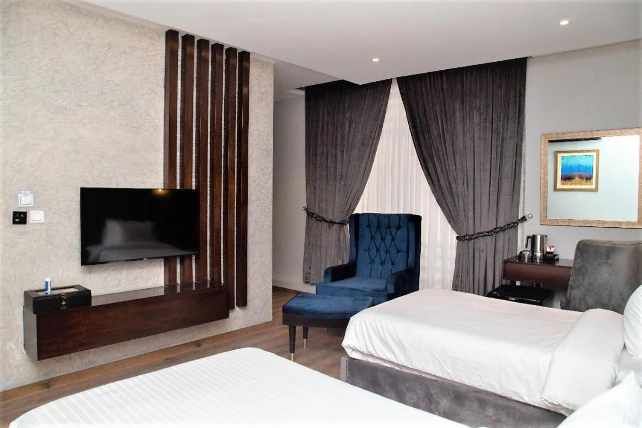 Bed in The Orchard Hotel Lahore