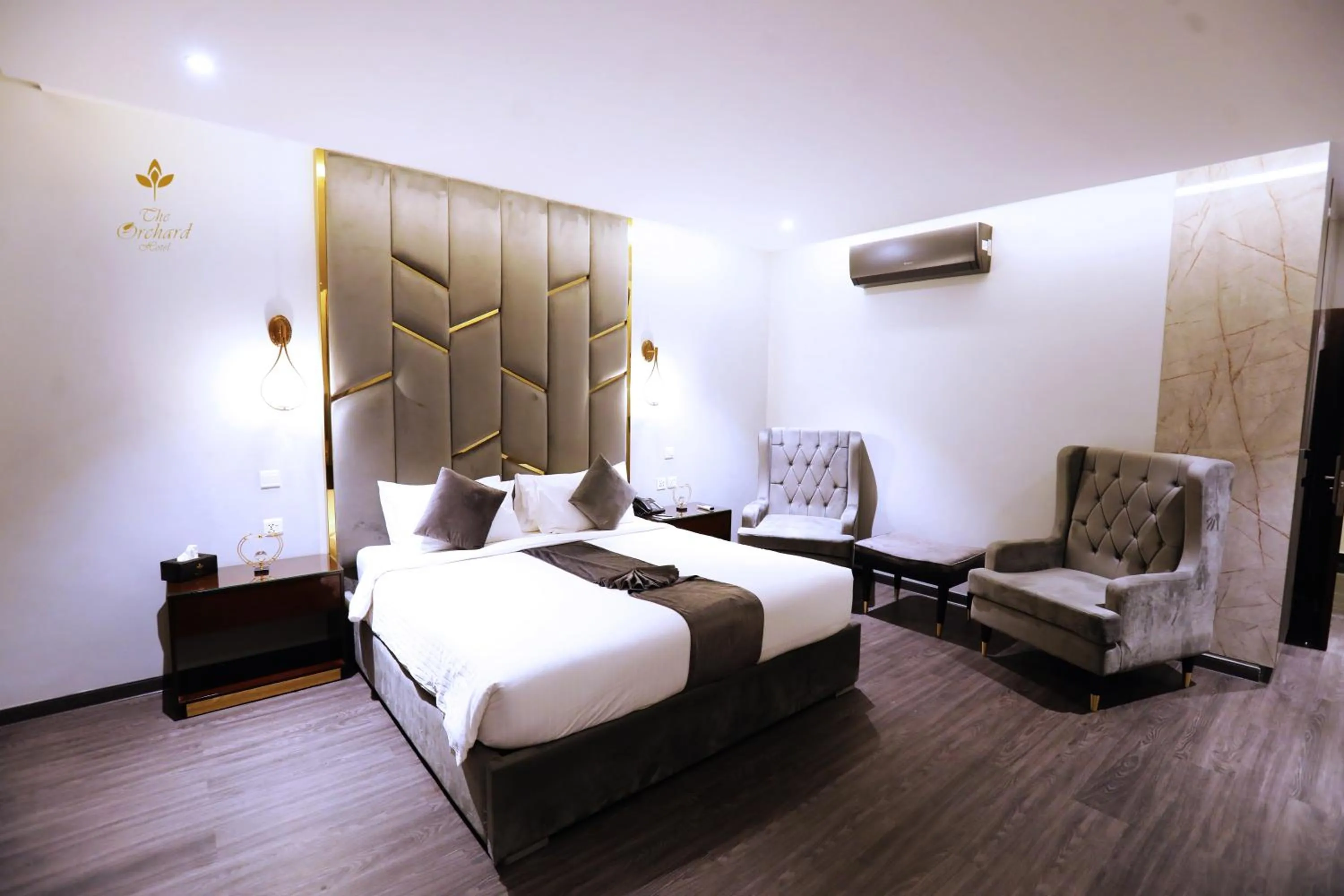 Bed in The Orchard Hotel Lahore