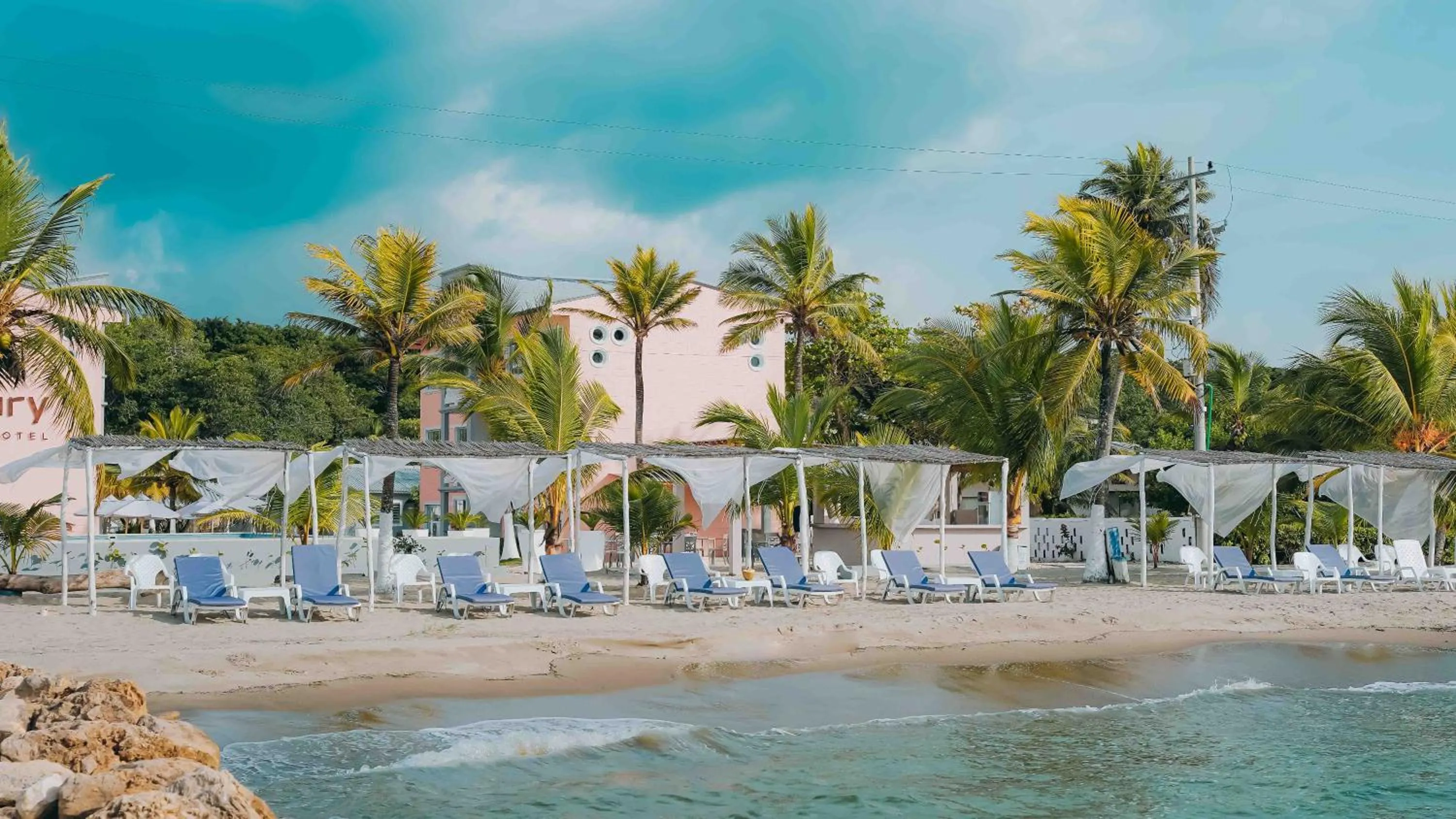 Natural landscape in Makáry Beach Tolú by Bernalo Hotels