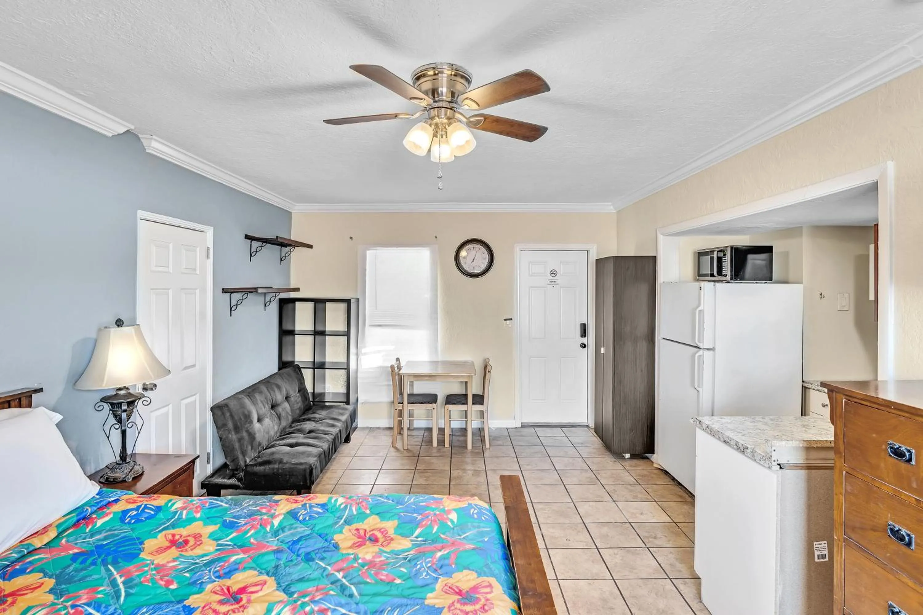 Living room, Bed in Charter House