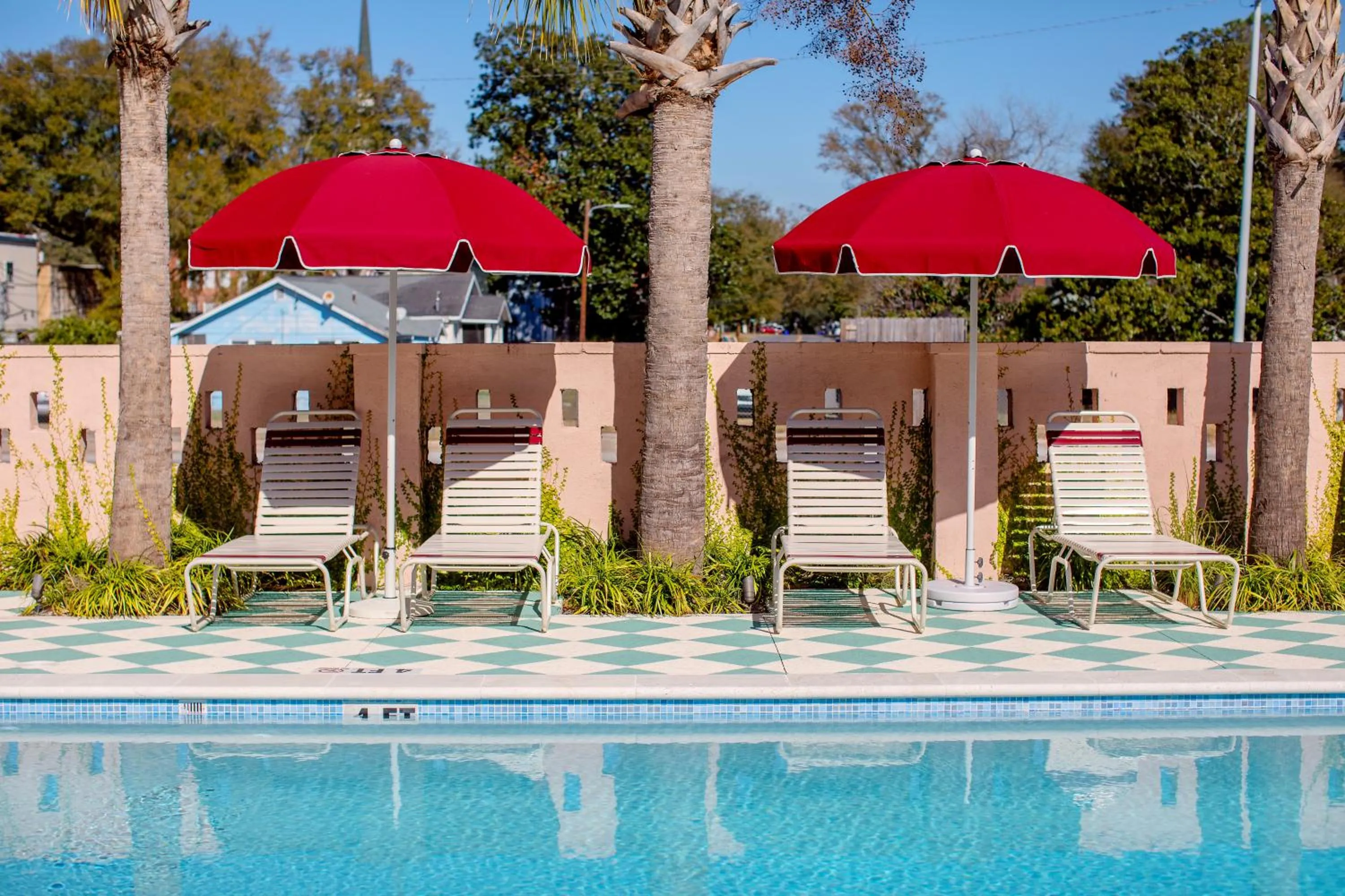 Swimming pool in The Starlight Motor Inn