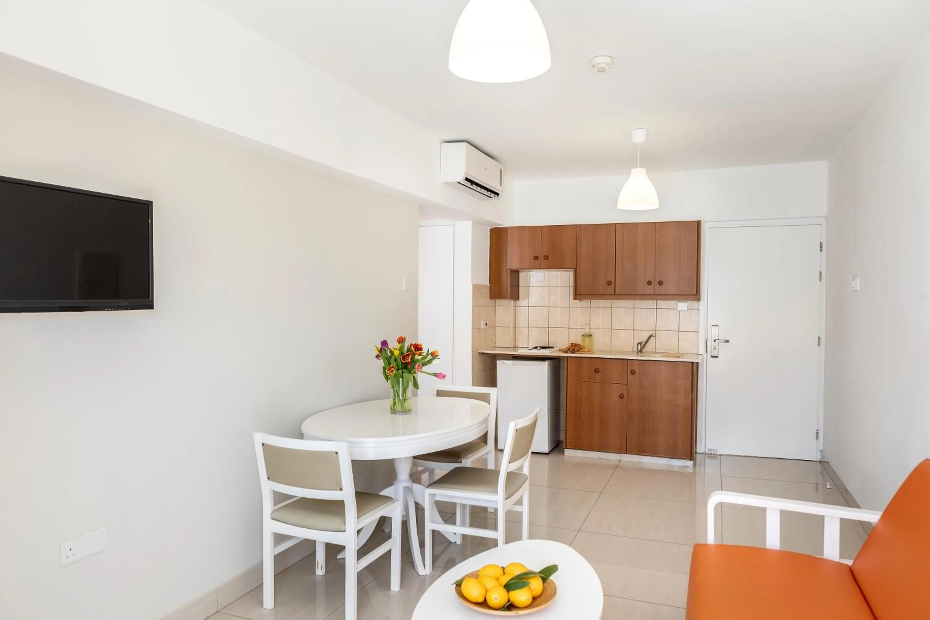 TV and multimedia in Mia Hotel Apartment