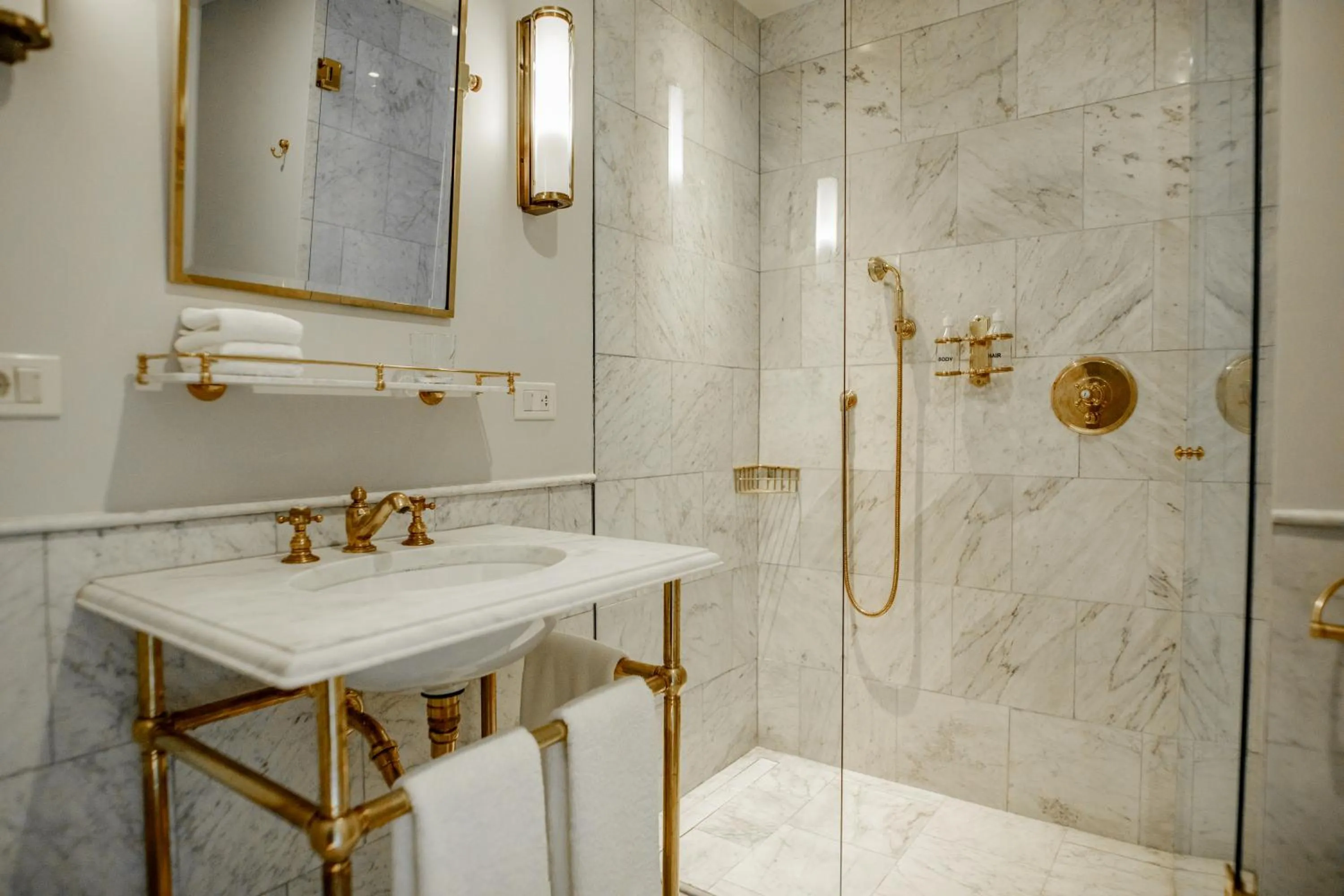 Bathroom in Hotel Montevideo - Leading Hotels of the World