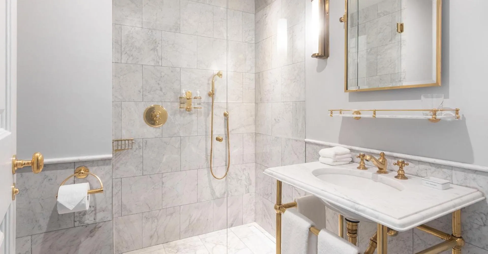 Bathroom in Hotel Montevideo - Leading Hotels of the World