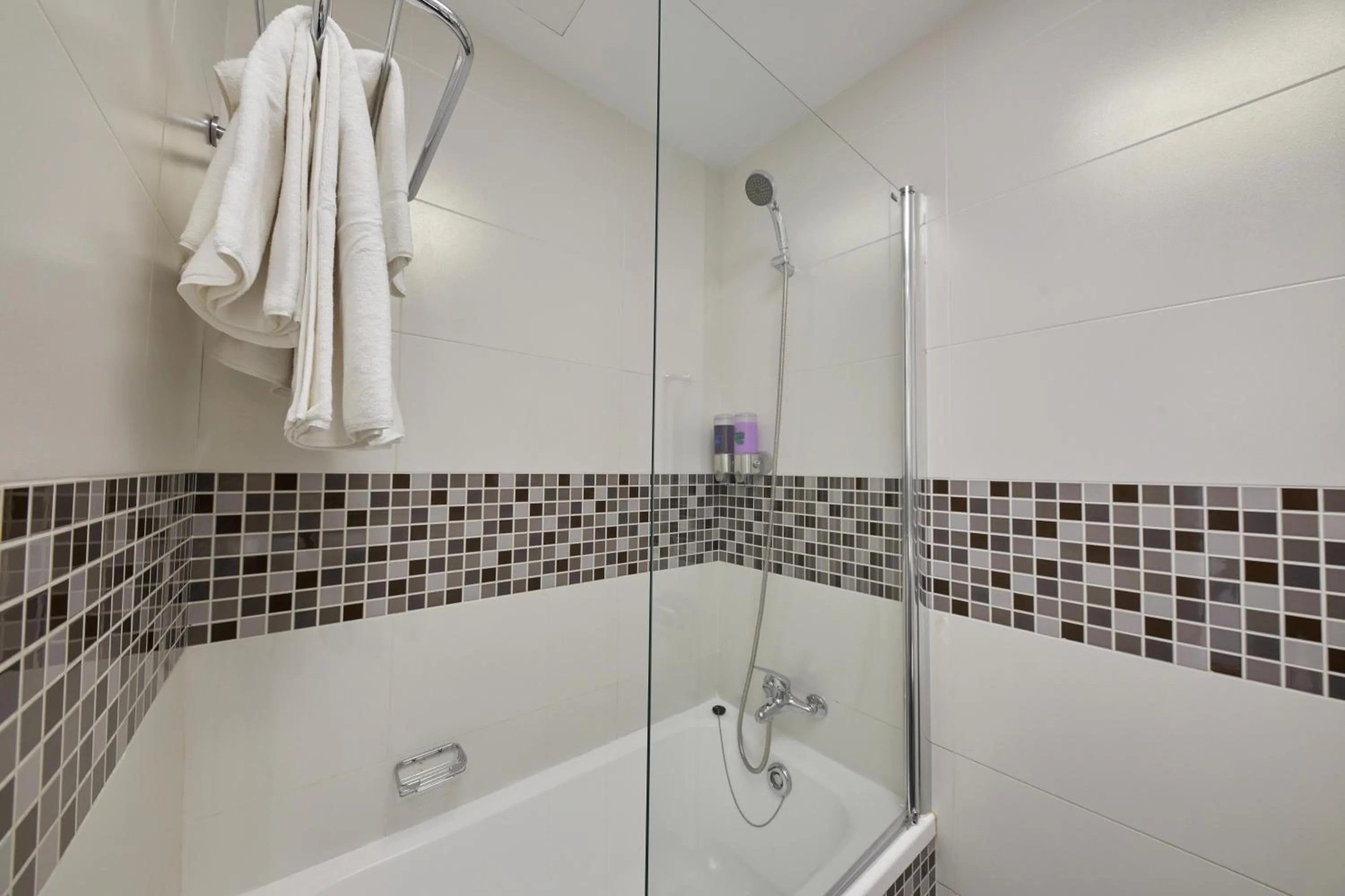 Bathroom in Hotel Joan Miró Museum