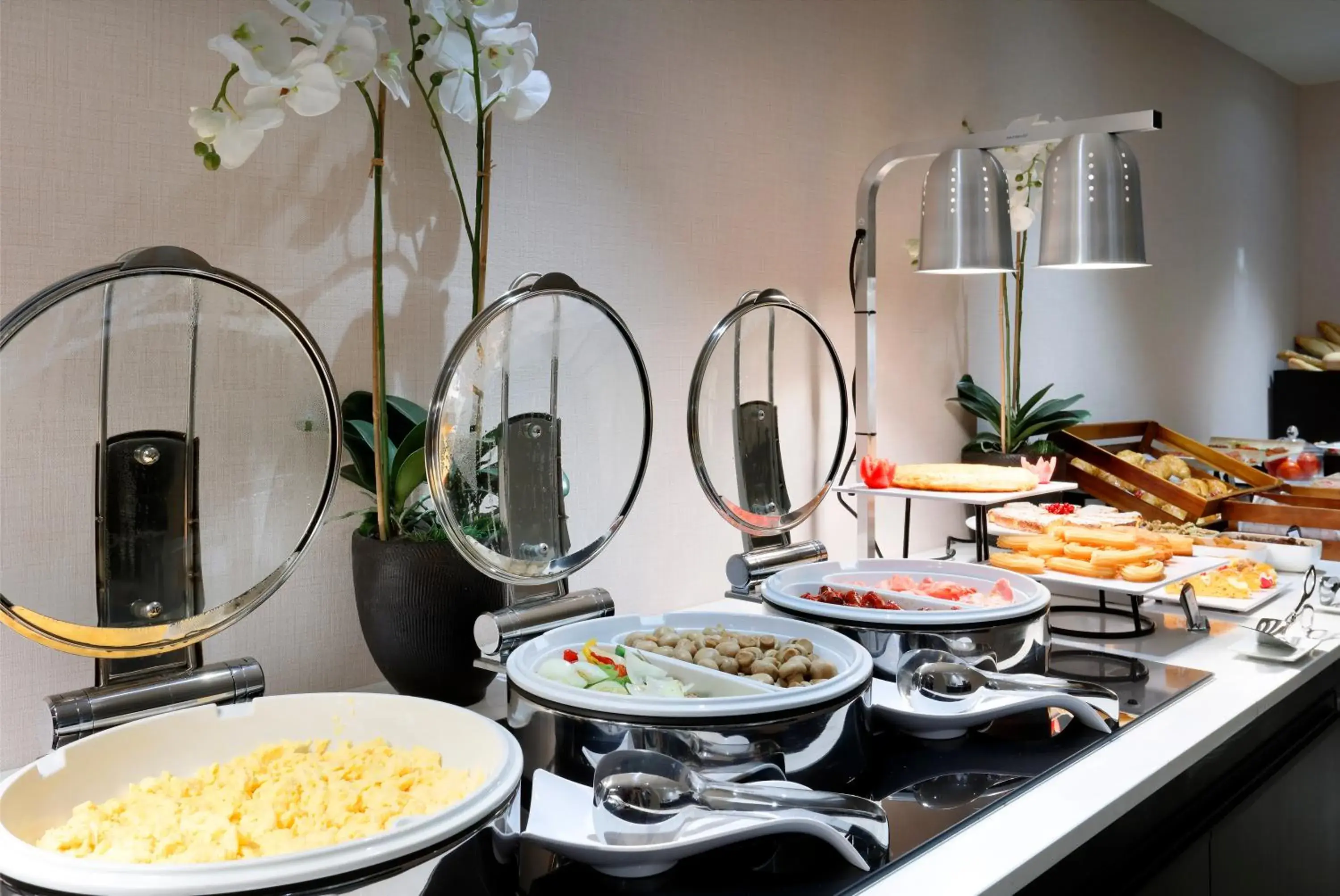 Buffet breakfast in Eurostars Madrid Gran Vía Buffet breakfast in Eurostars Madrid Gran Vía