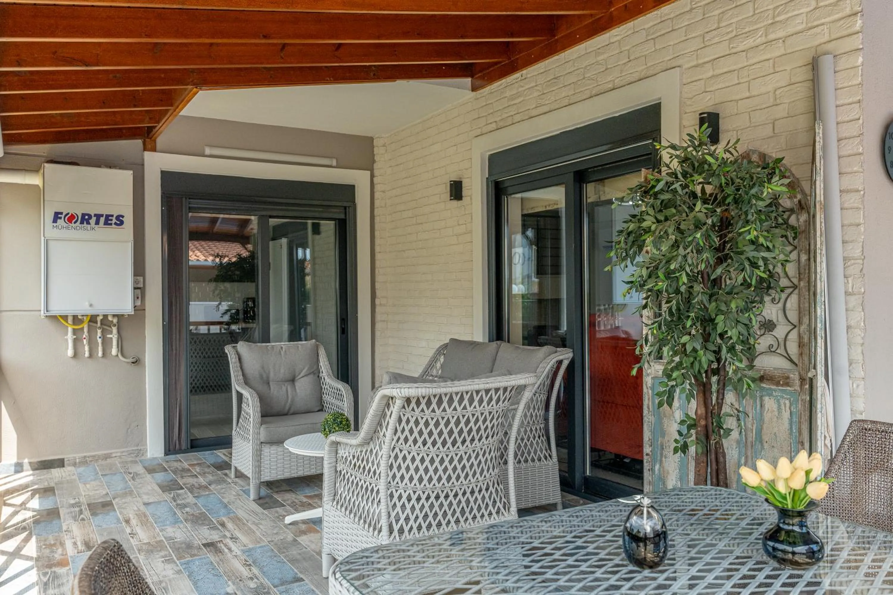 Patio in Paradise Town Villa Majesty