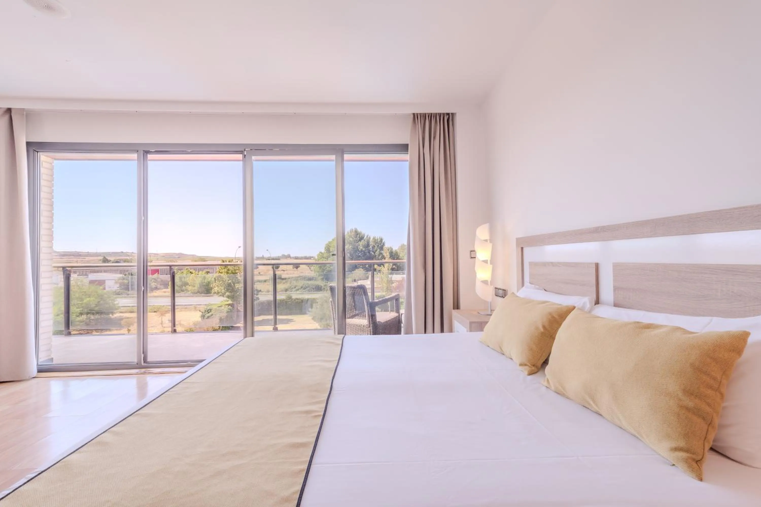 Bedroom, Bed in Hotel ITC Ciudad de Haro