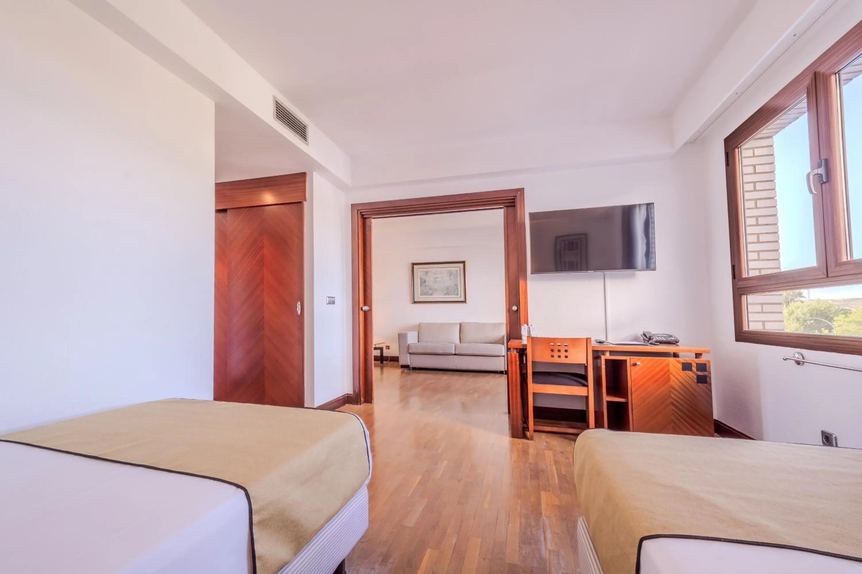 Bedroom, Bed in Hotel ITC Ciudad de Haro