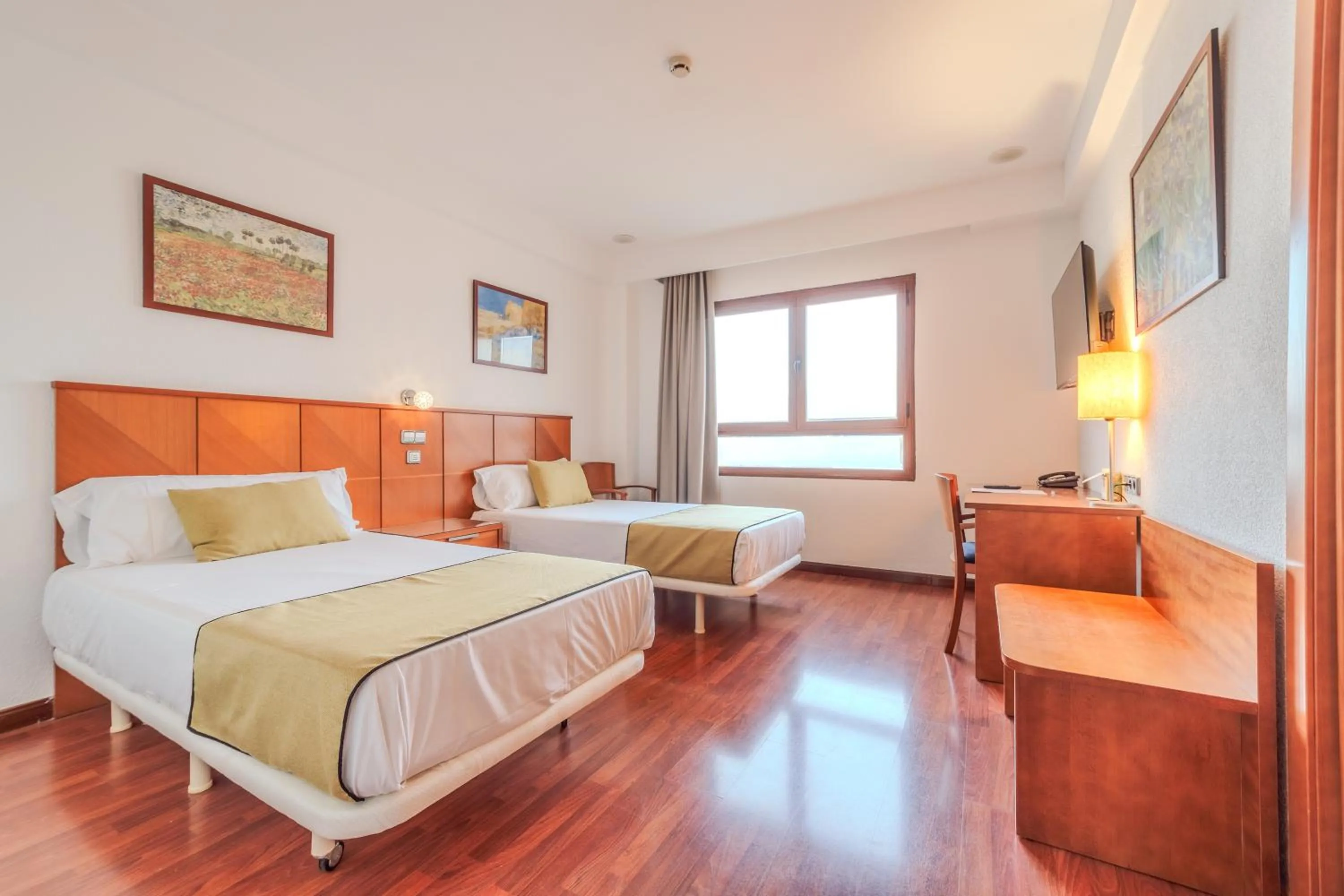 Bedroom, Bed in Hotel ITC Ciudad de Haro