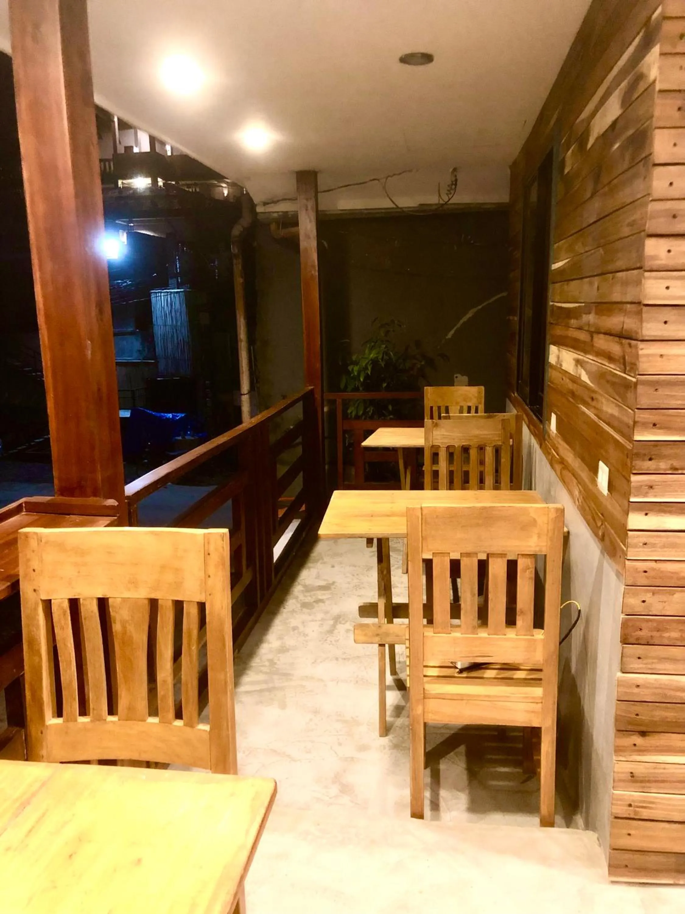 Dining area in RL Harbor Inn