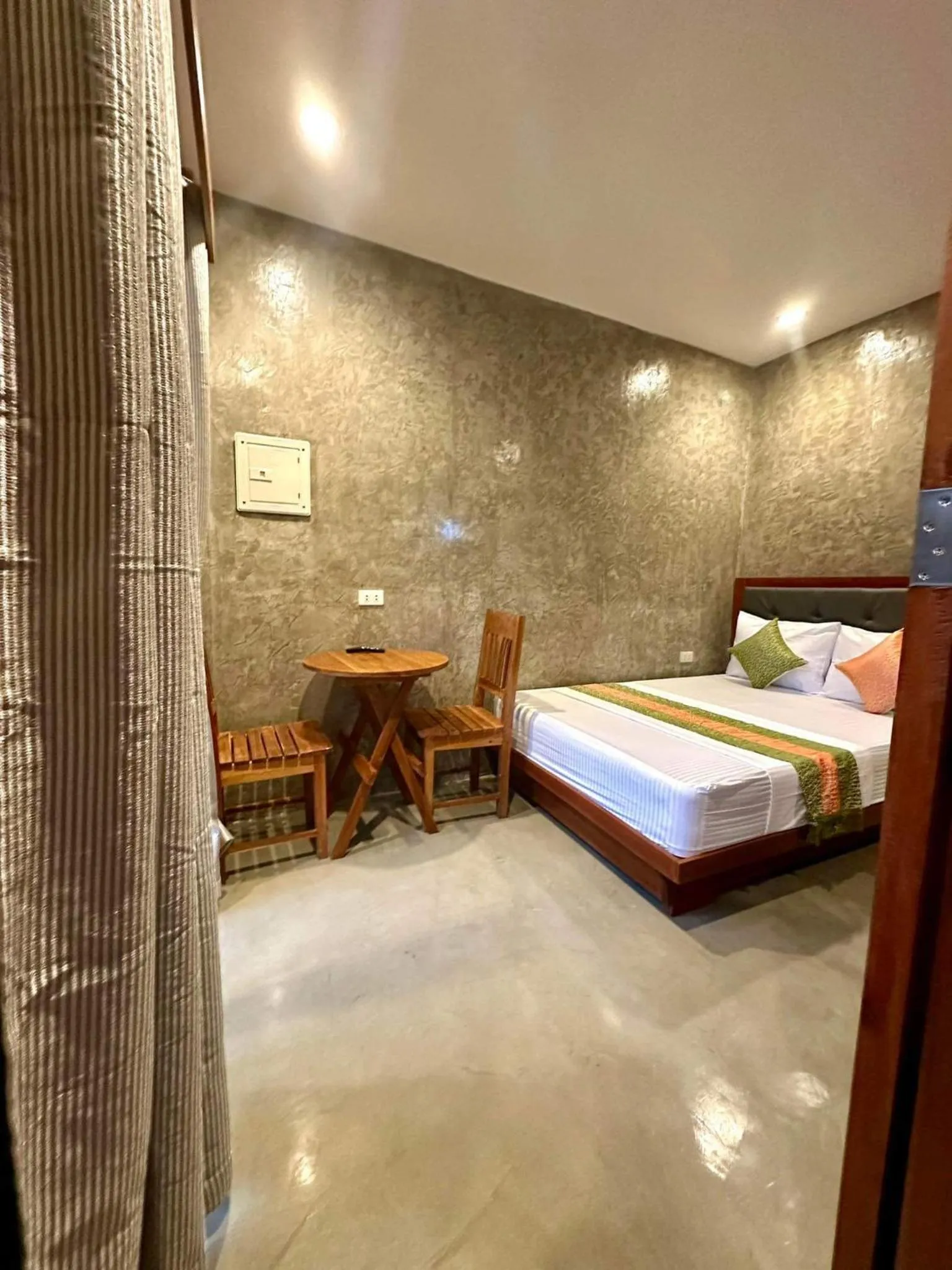 Bed in RL Harbor Inn