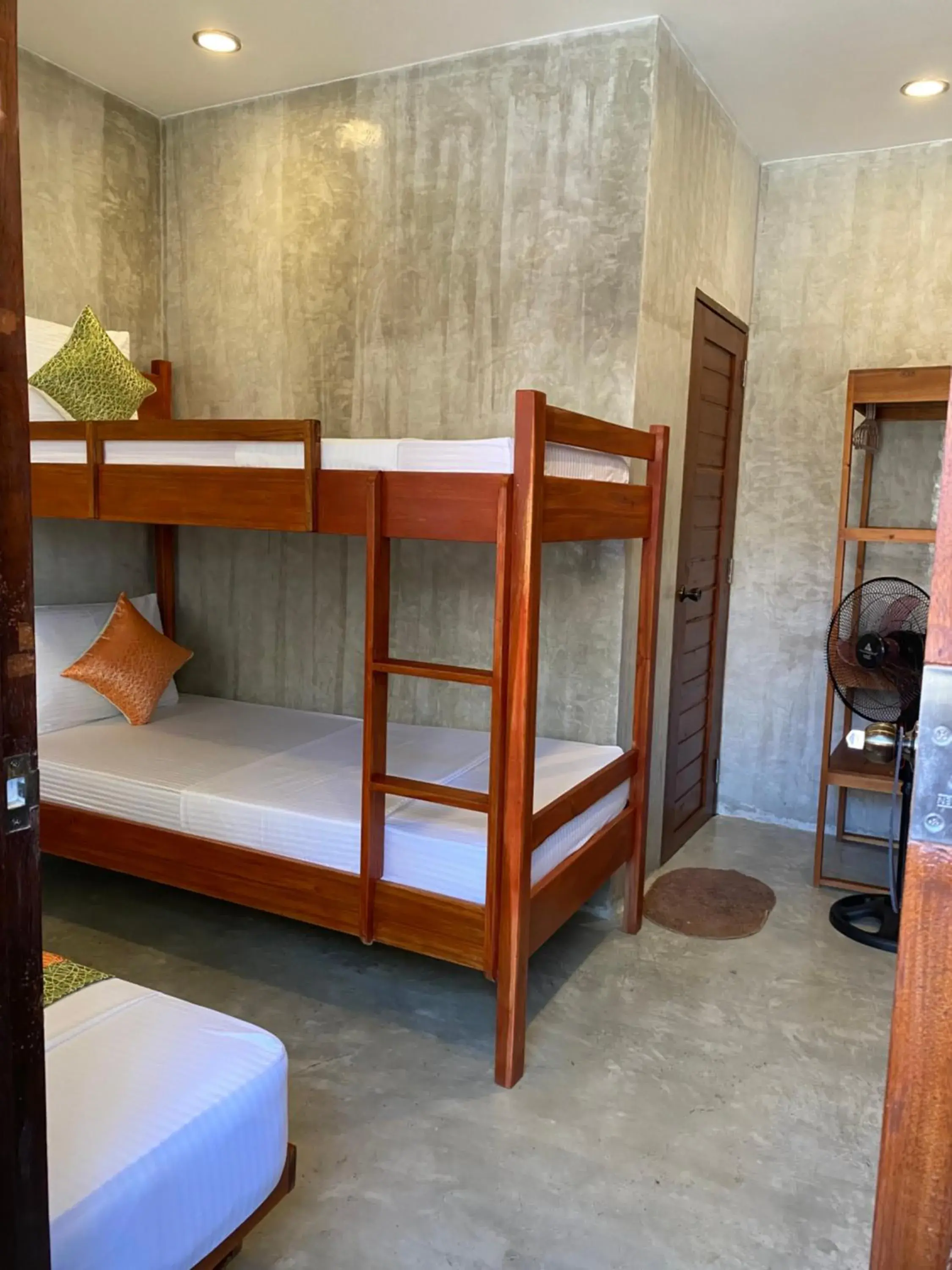 Bed in RL Harbor Inn Bed in RL Harbor Inn