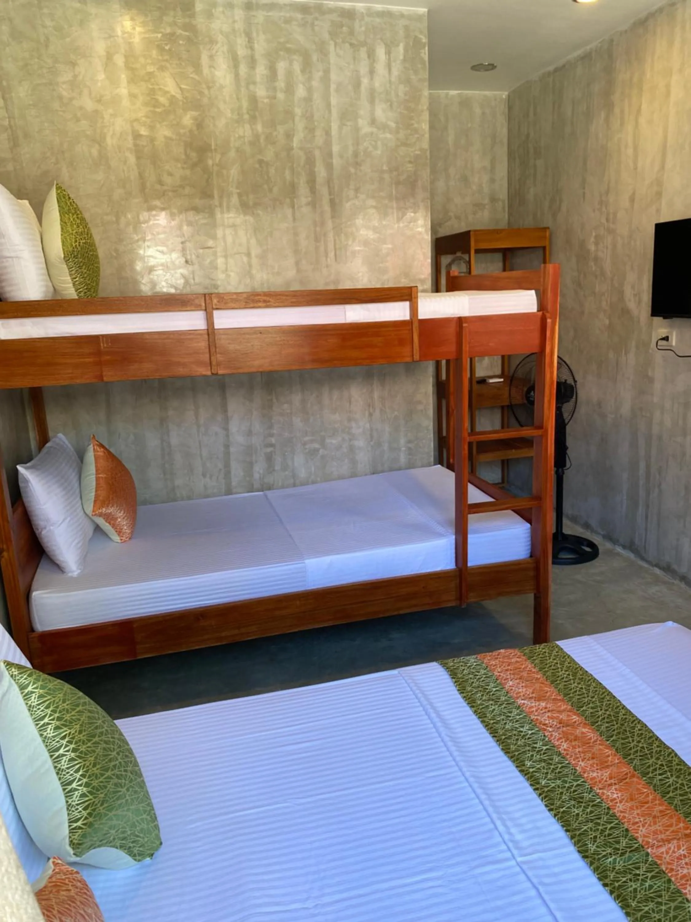 Bed in RL Harbor Inn