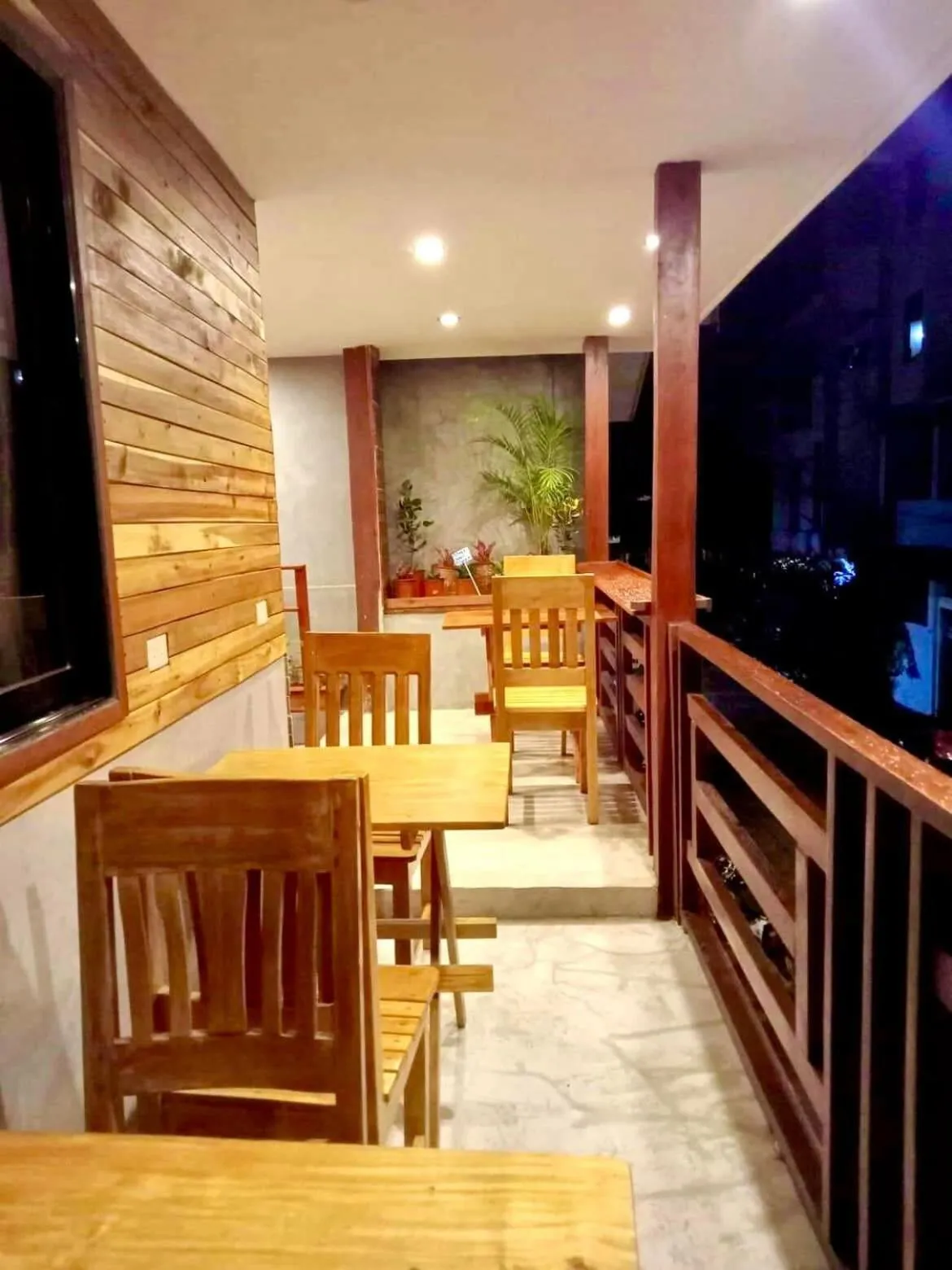 Restaurant/places to eat in RL Harbor Inn