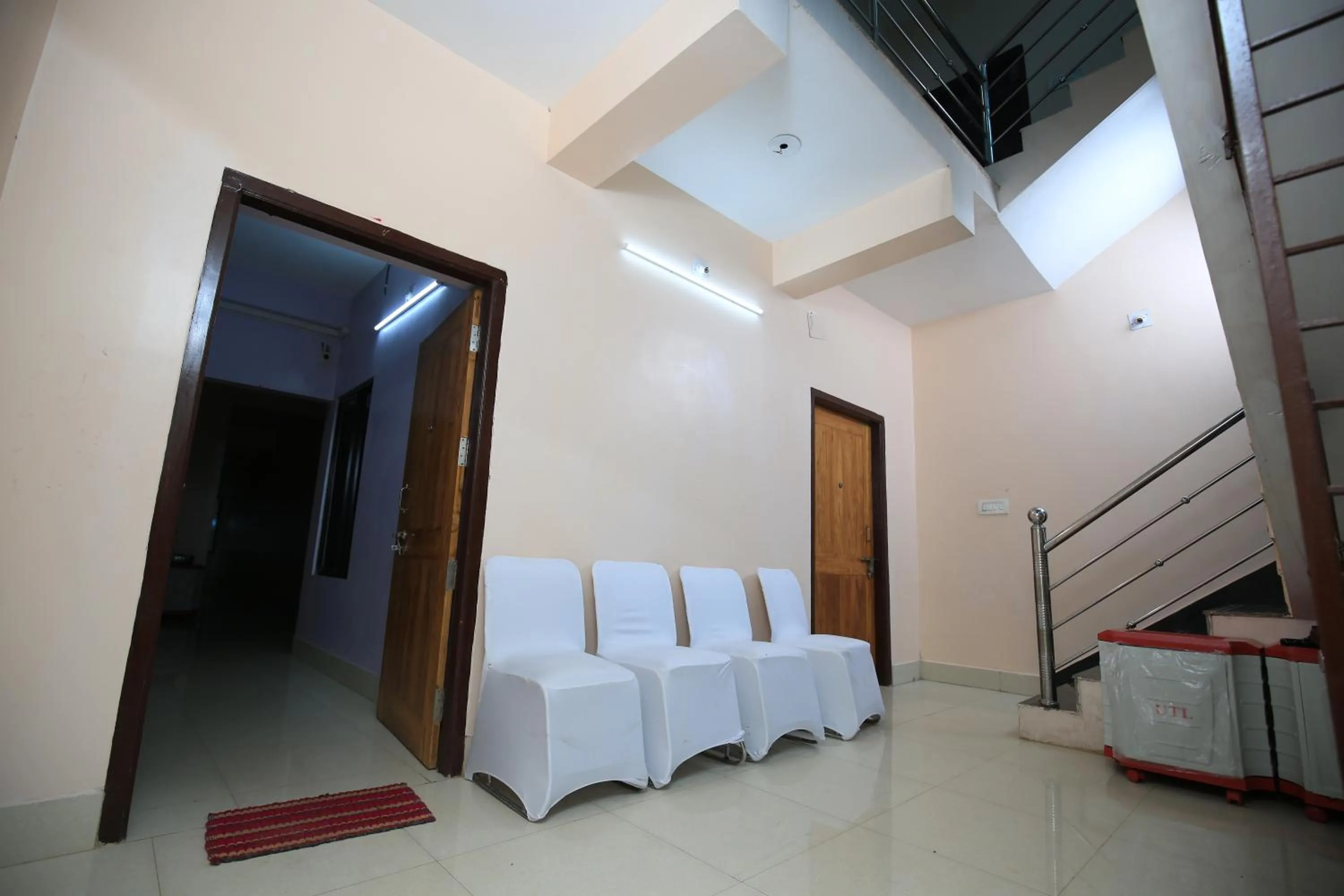 Facade/entrance in Railview inn Bhubaneswar