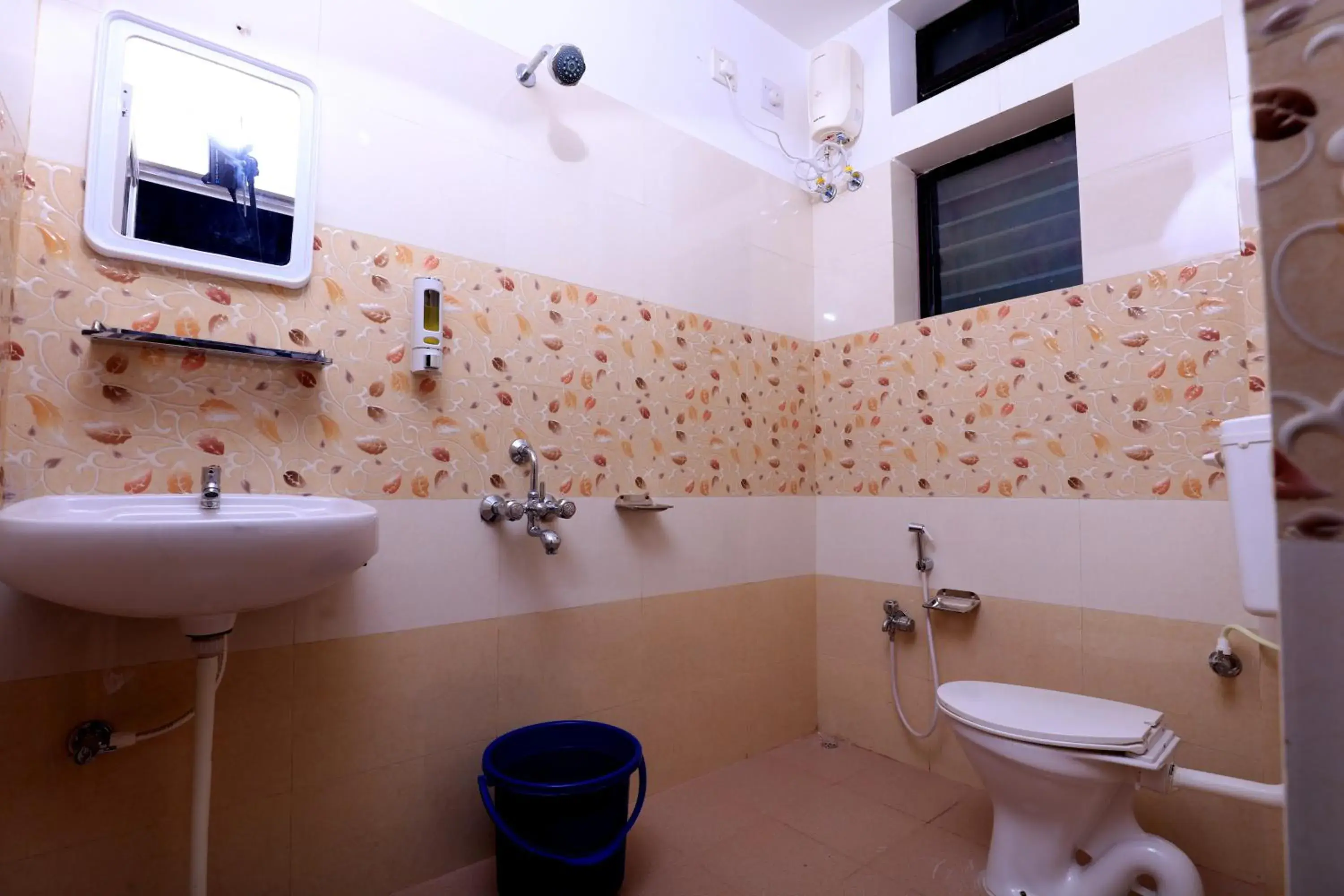 Shower in Railview inn Bhubaneswar Shower in Railview inn Bhubaneswar