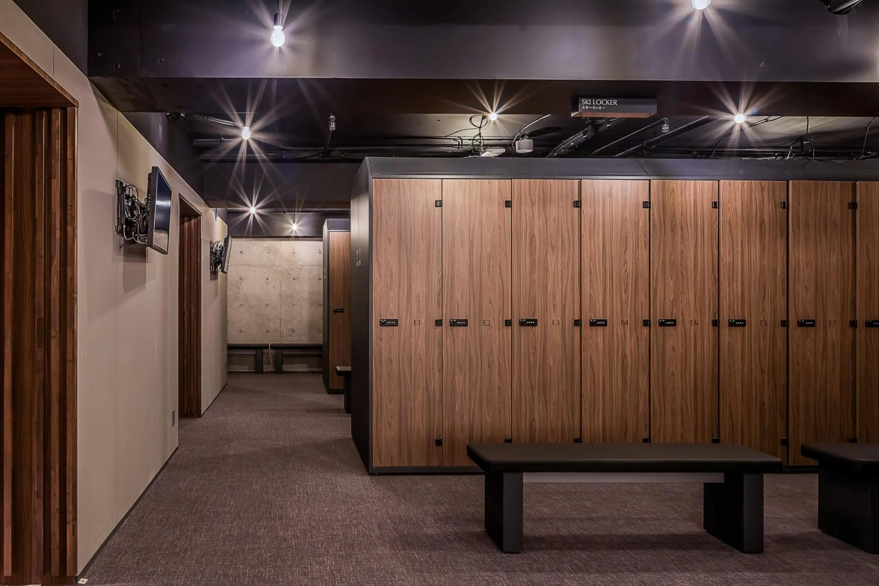 Skiing in MUWA NISEKO