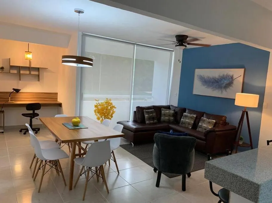 Hermoso apartamento piscina, céntrico, área libre.