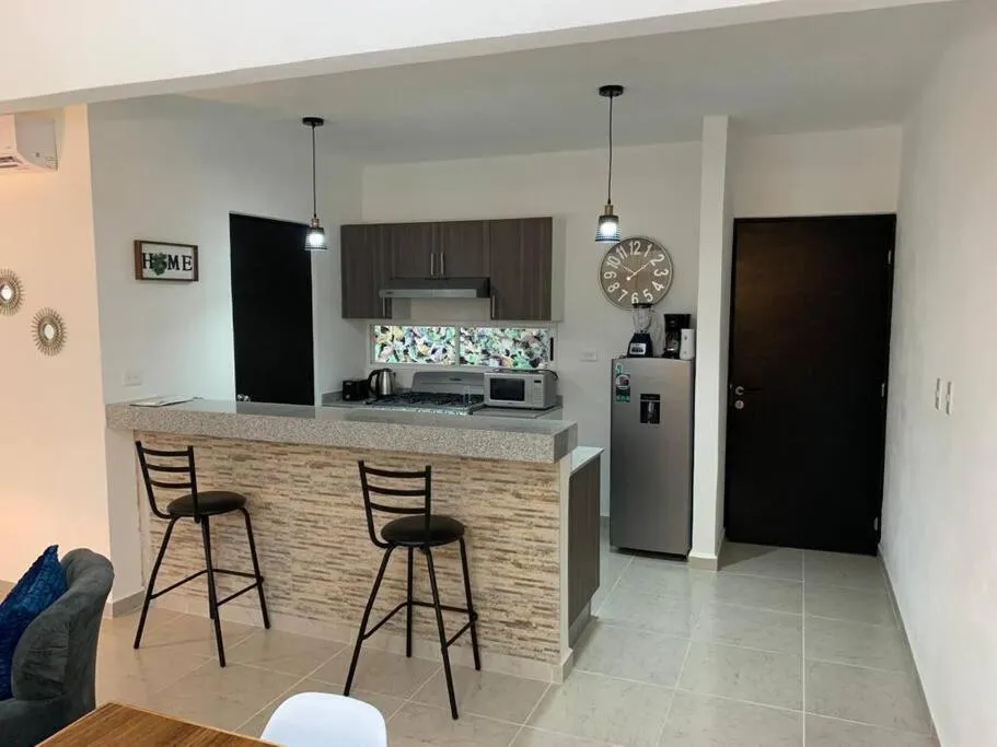 Hermoso apartamento piscina, céntrico, área libre.