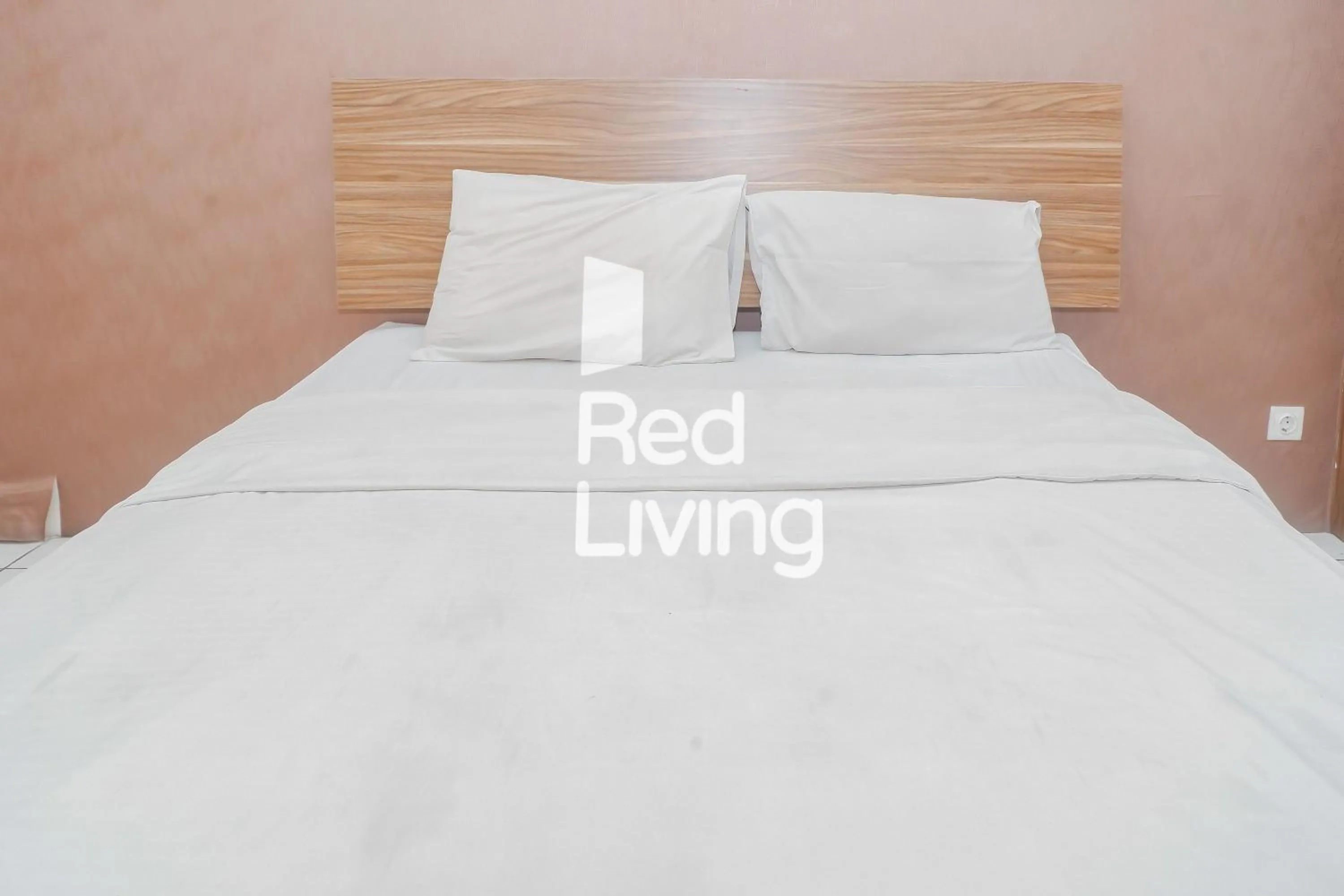 Bedroom, Bed in Redliving Apartemen Emerald Tower - Bion Apartel 2 Tower South