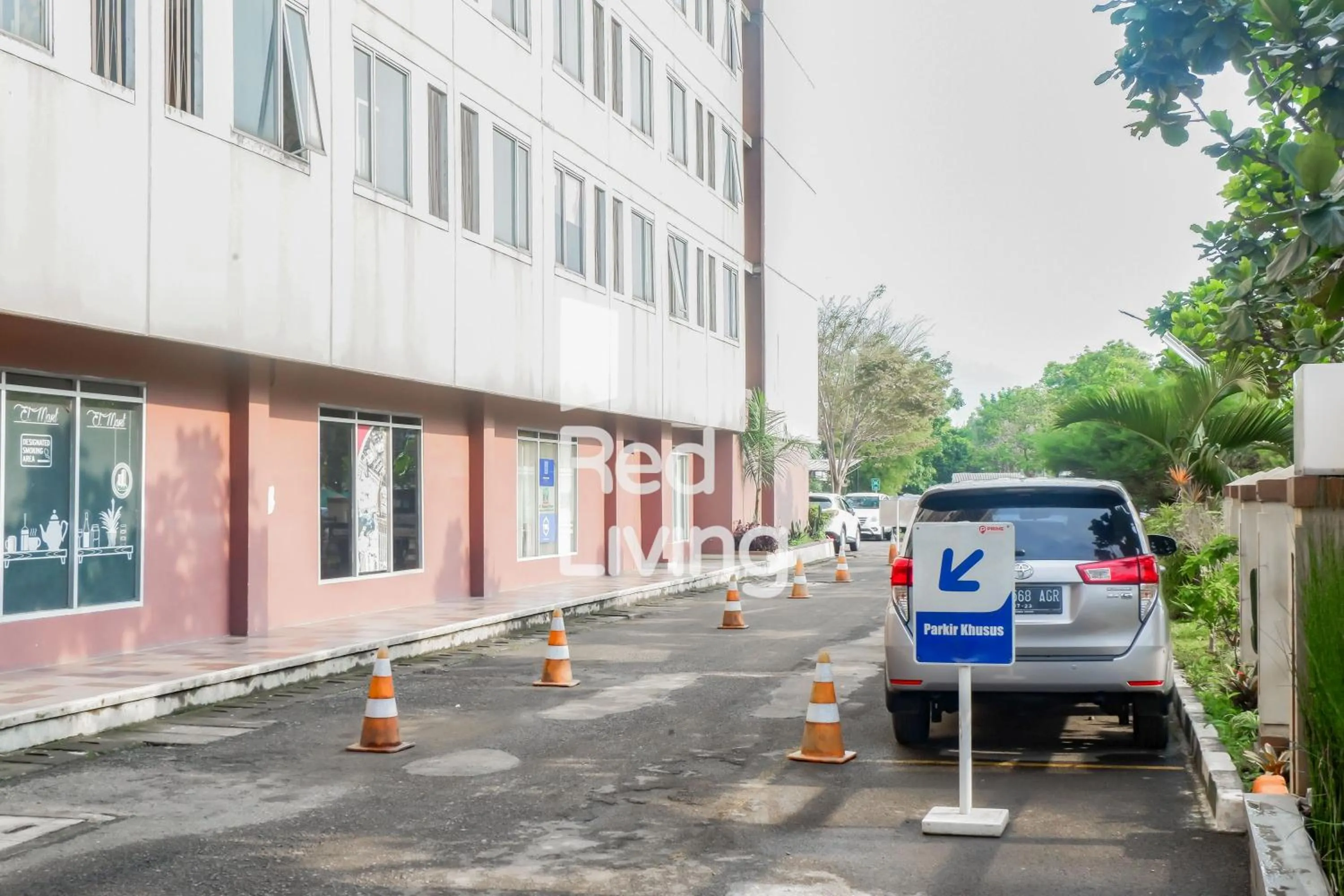 Parking in Redliving Apartemen Emerald Tower - Bion Apartel 2 Tower South