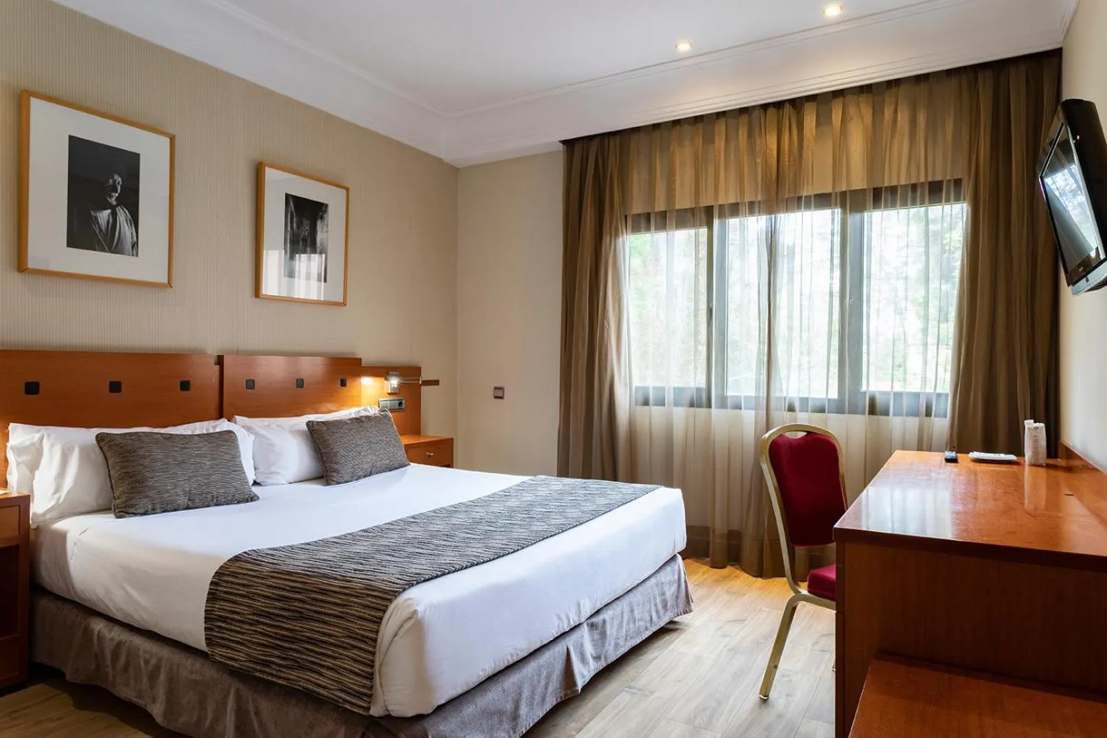 Bed in Petit Palace Arturo Soria Alcalá