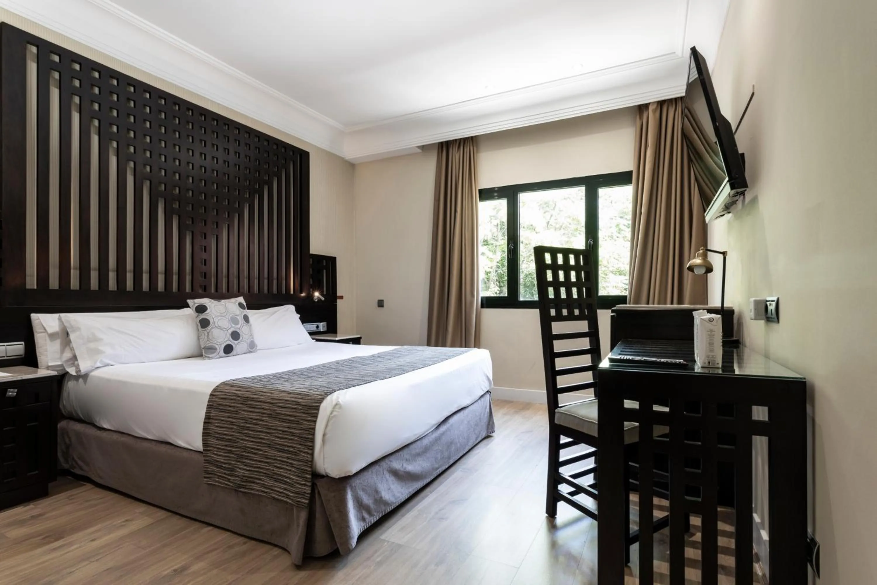 Bedroom, Bed in Petit Palace Arturo Soria Alcalá