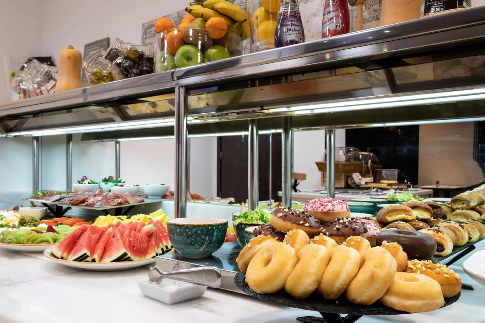 Food and drinks in Petit Palace Arturo Soria Alcalá