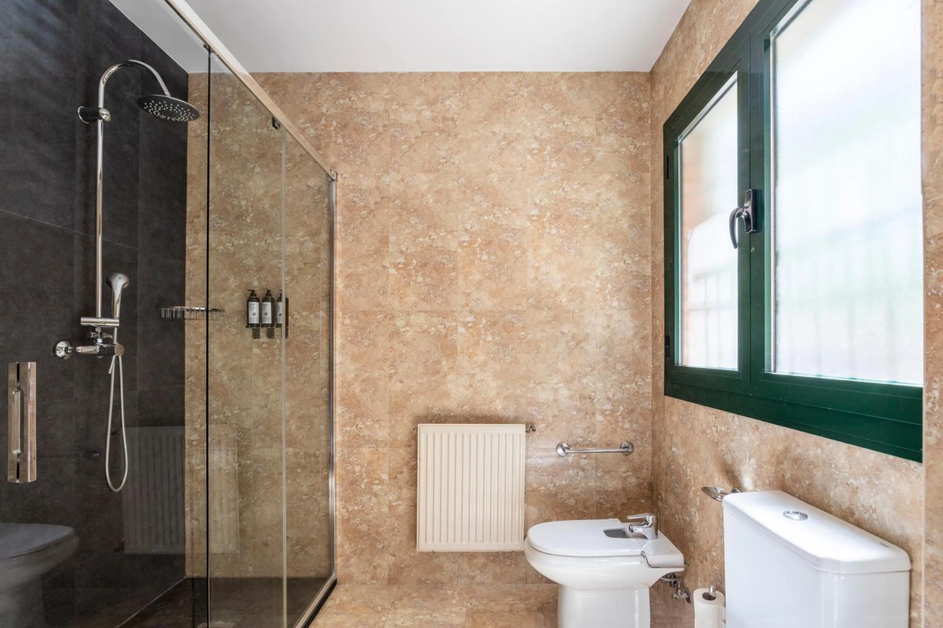 Bathroom in Petit Palace Arturo Soria Alcalá