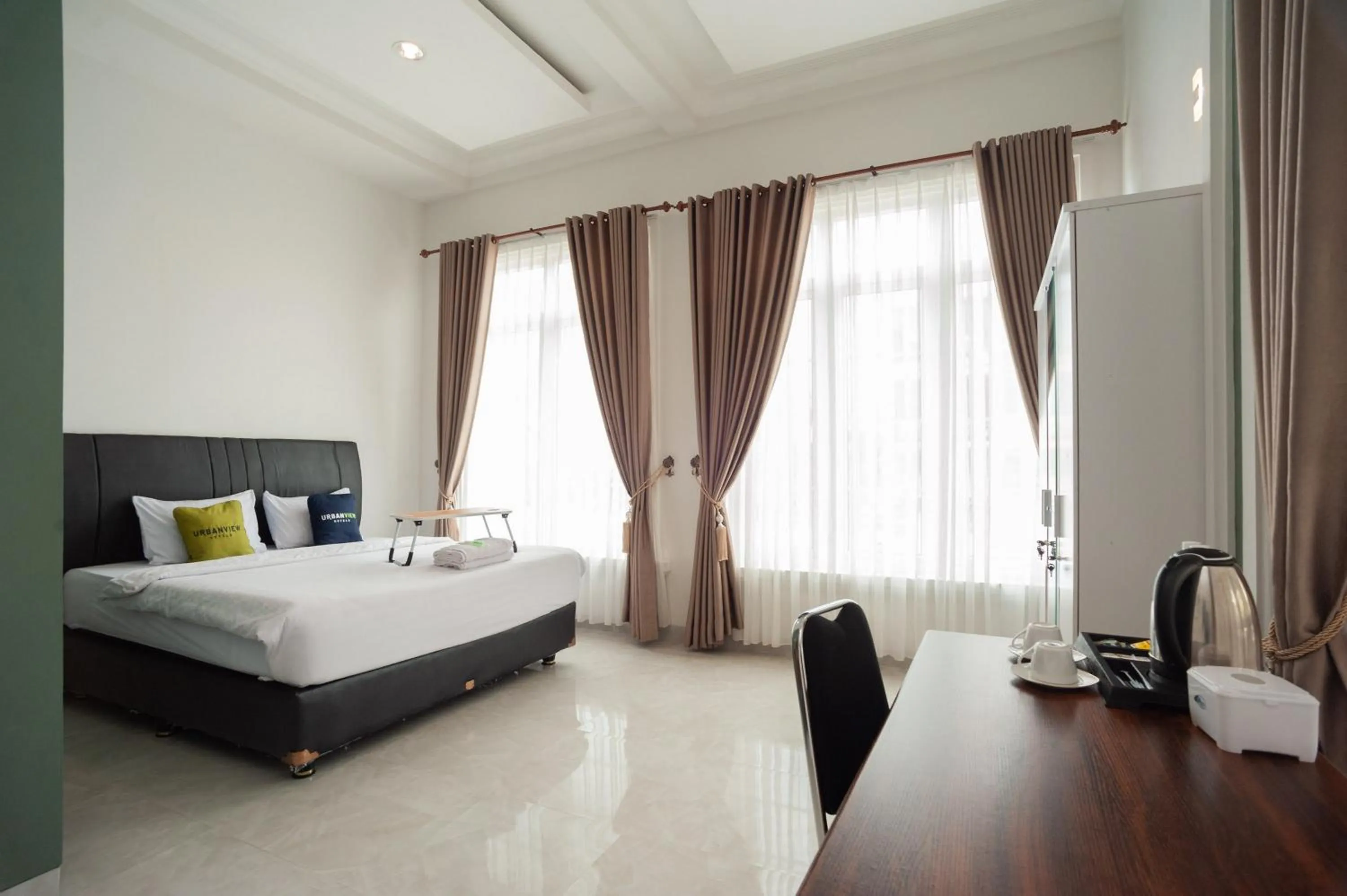 Bedroom, Bed in Urbanview Hotel Bong Gajah Lampung