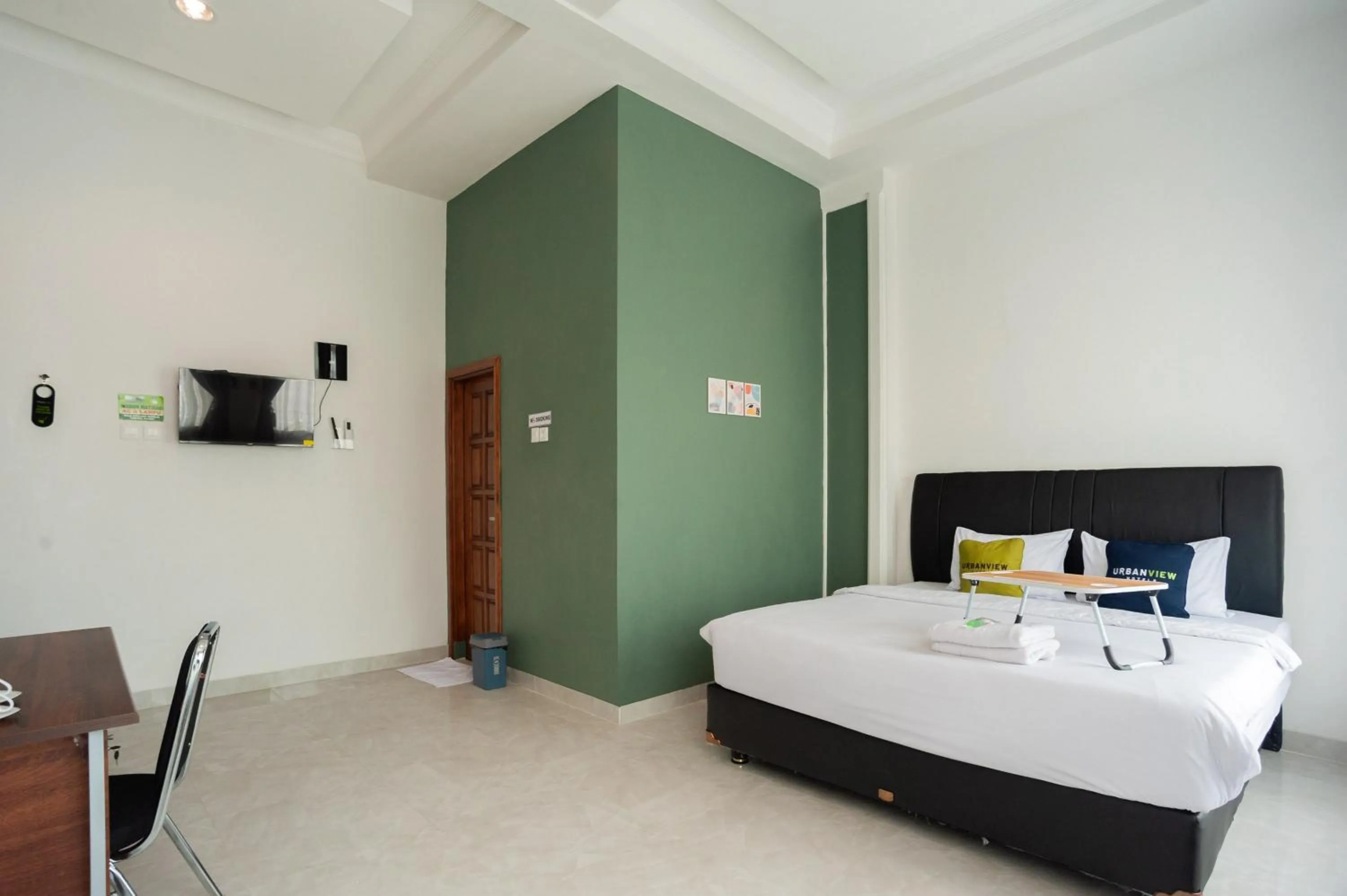 Bedroom, Bed in Urbanview Hotel Bong Gajah Lampung