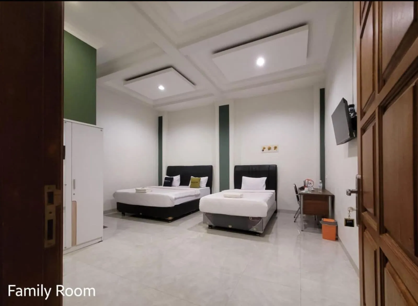 Bedroom, Bed in Urbanview Hotel Bong Gajah Lampung