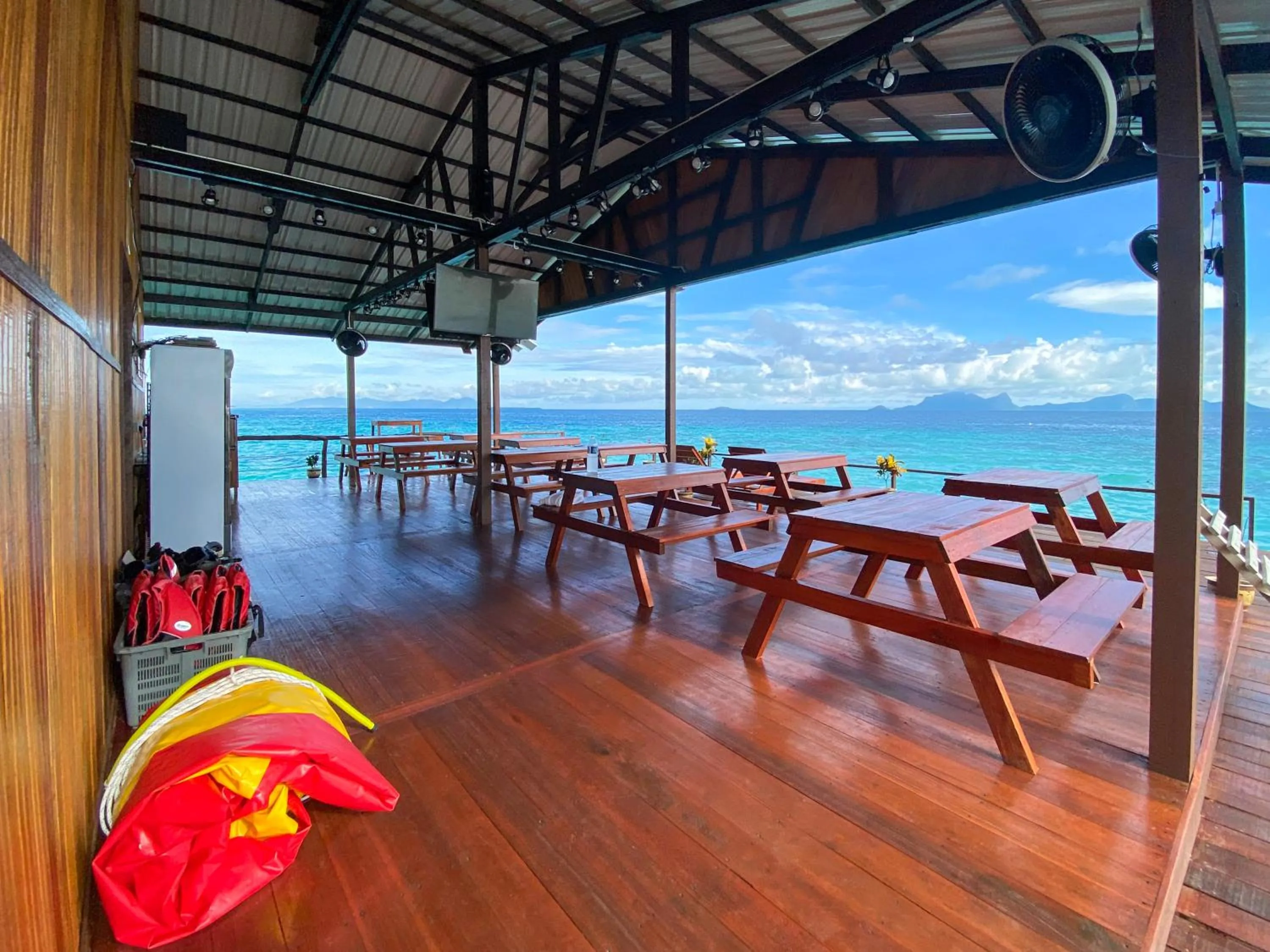 Restaurant/places to eat in Pavalintang Resort