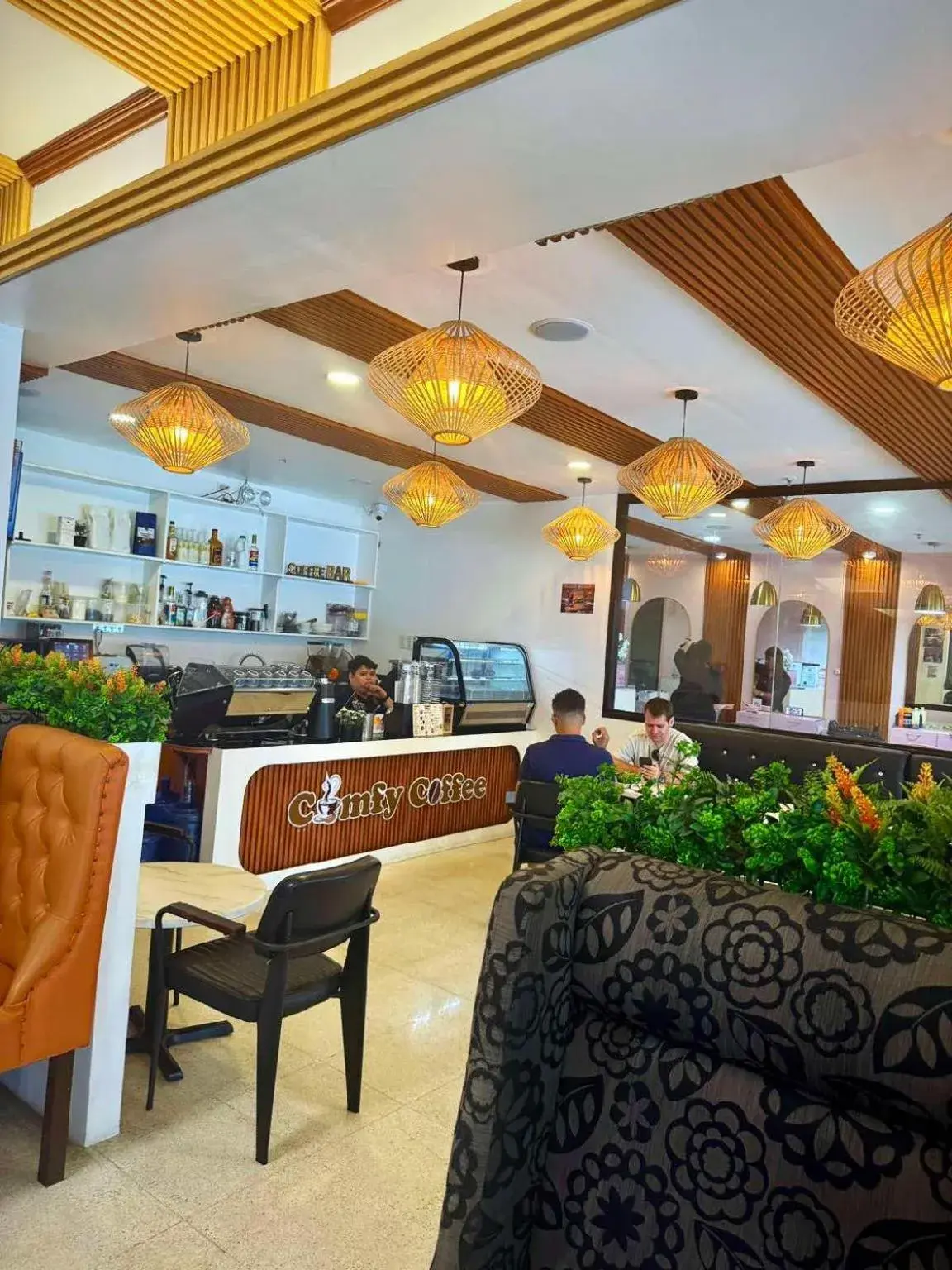 Restaurant/places to eat in Comfy Inn Mabini Manila Restaurant/places to eat in Comfy Inn Mabini Manila