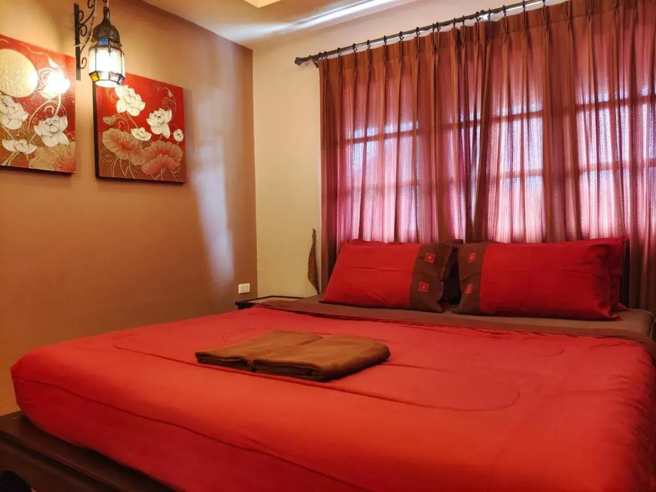 Bed in Wualai Boutique by Lanna Oriental Bed in Wualai Boutique by Lanna Oriental