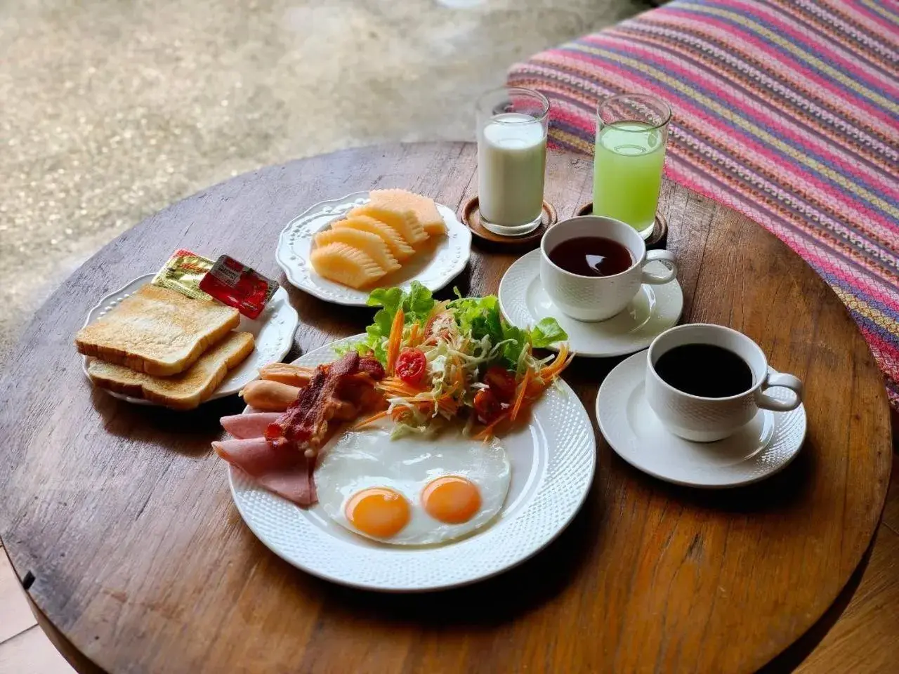 Food close-up in Wualai Boutique by Lanna Oriental Food close-up in Wualai Boutique by Lanna Oriental