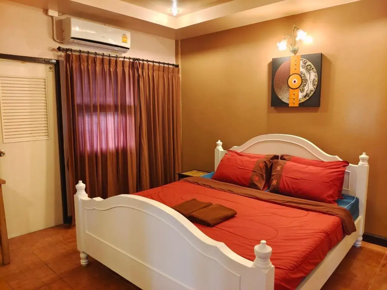 Bed in Wualai Boutique by Lanna Oriental Bed in Wualai Boutique by Lanna Oriental