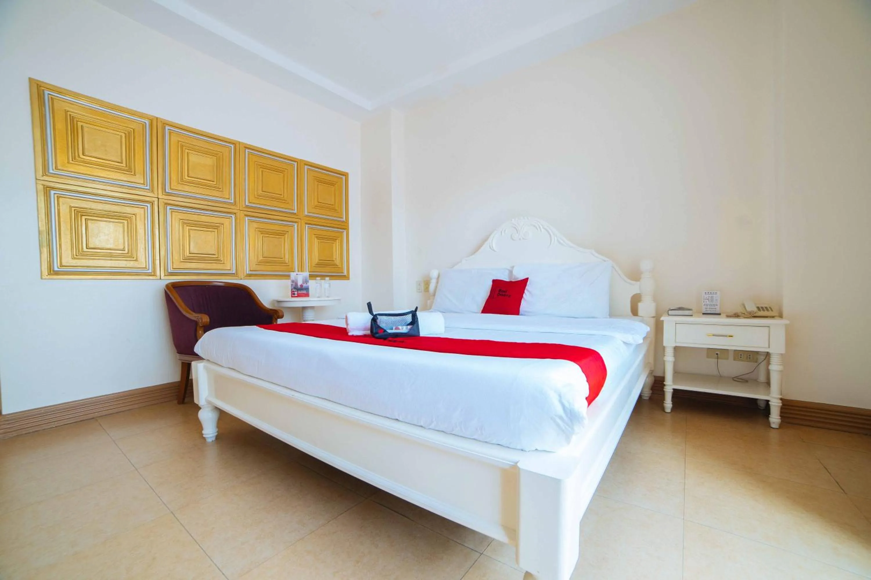 Bed in Hotel Vanna Angeles City Pampanga by RedDoorz