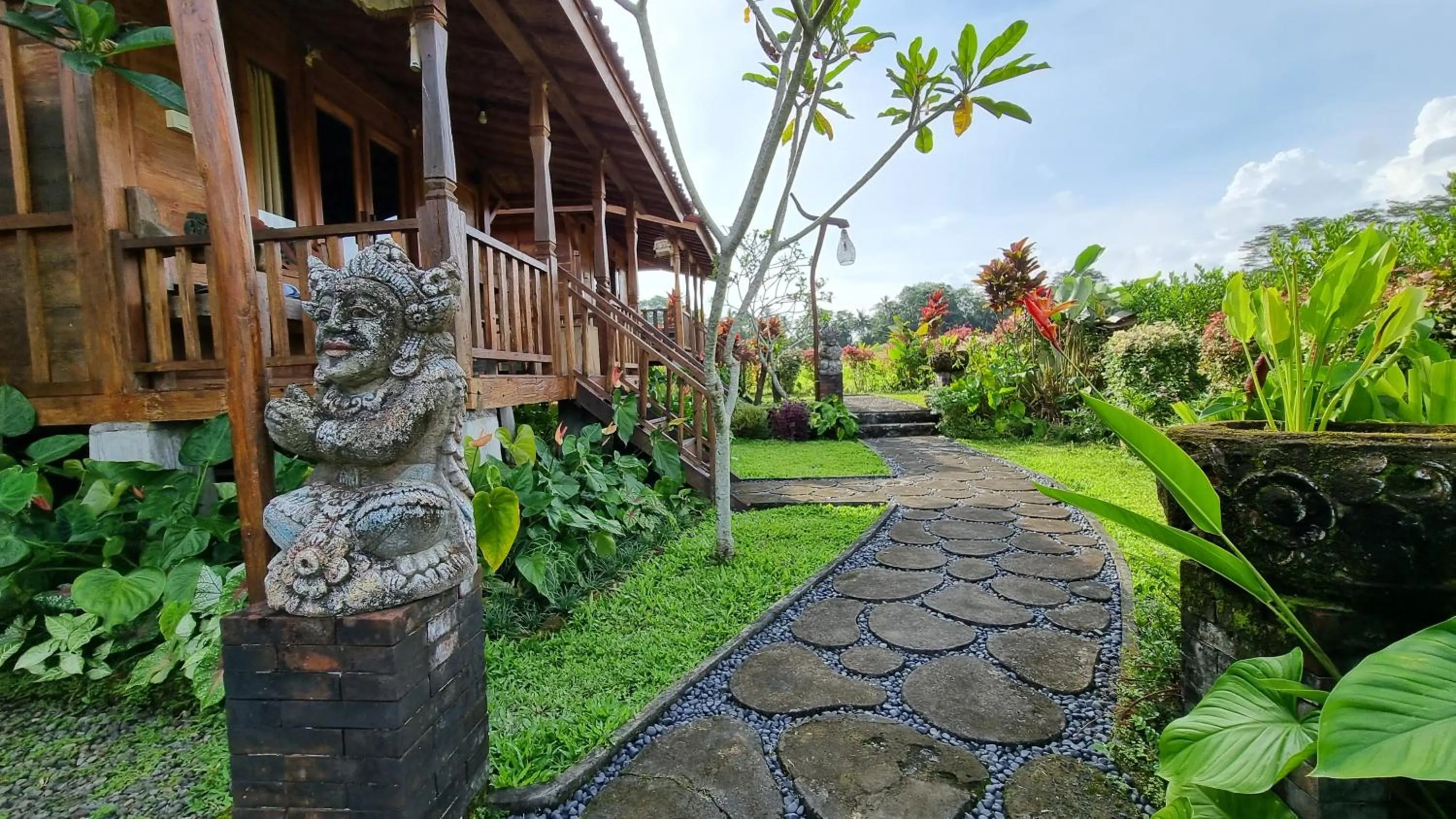 Inner courtyard view in Sirya Farm House