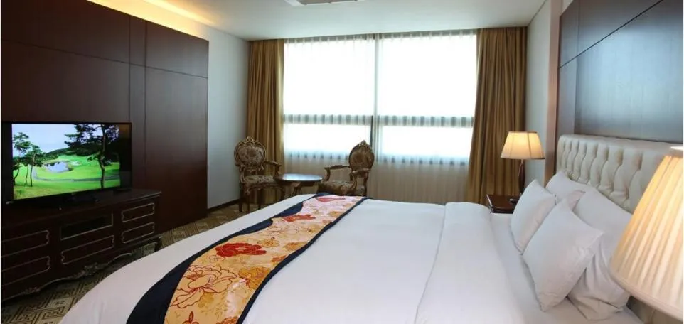 Bed in Sun Valley Hotel