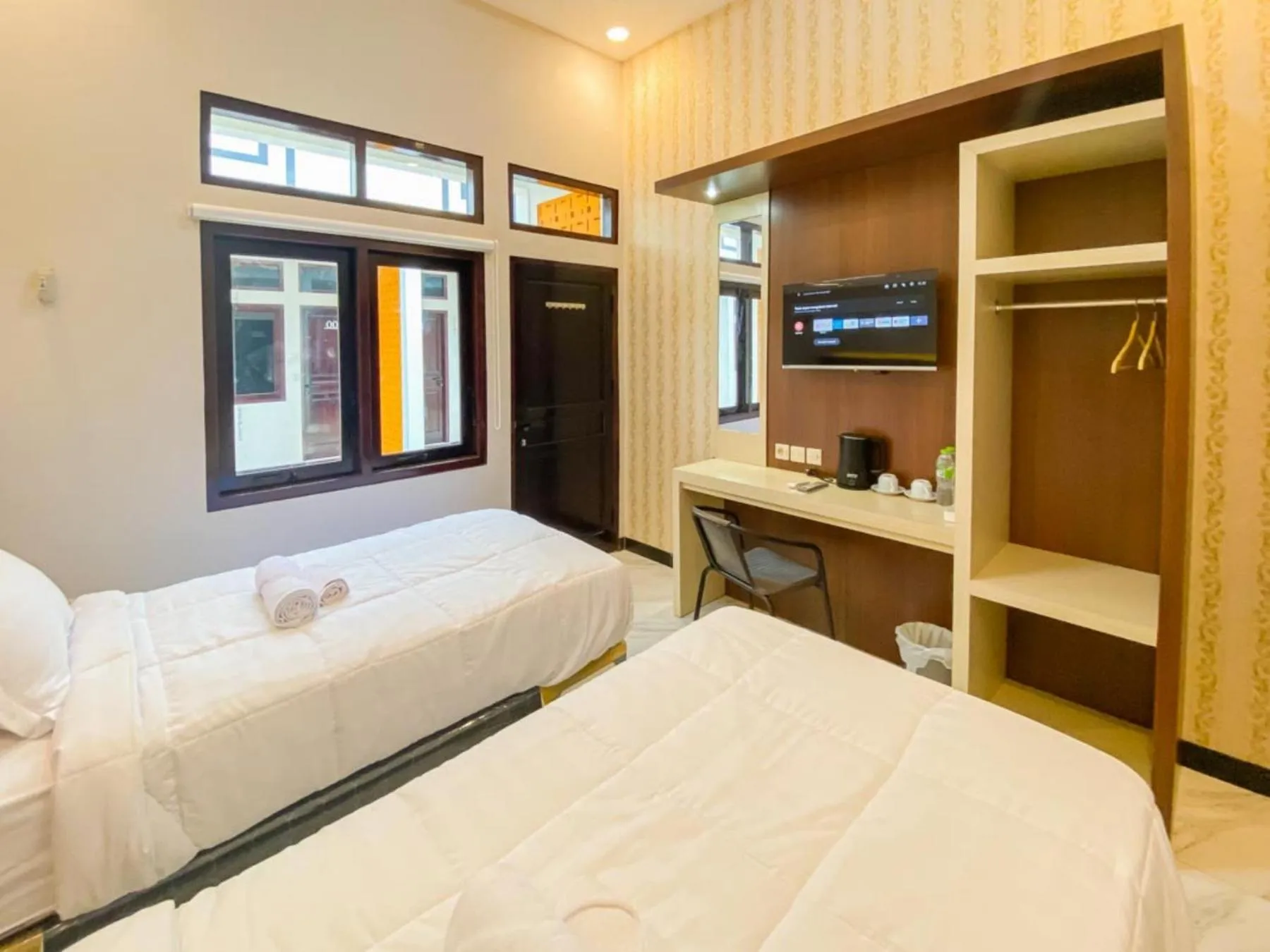 Bedroom, Bed in RedDoorz Plus at Orange Diponogoro Palangkaraya