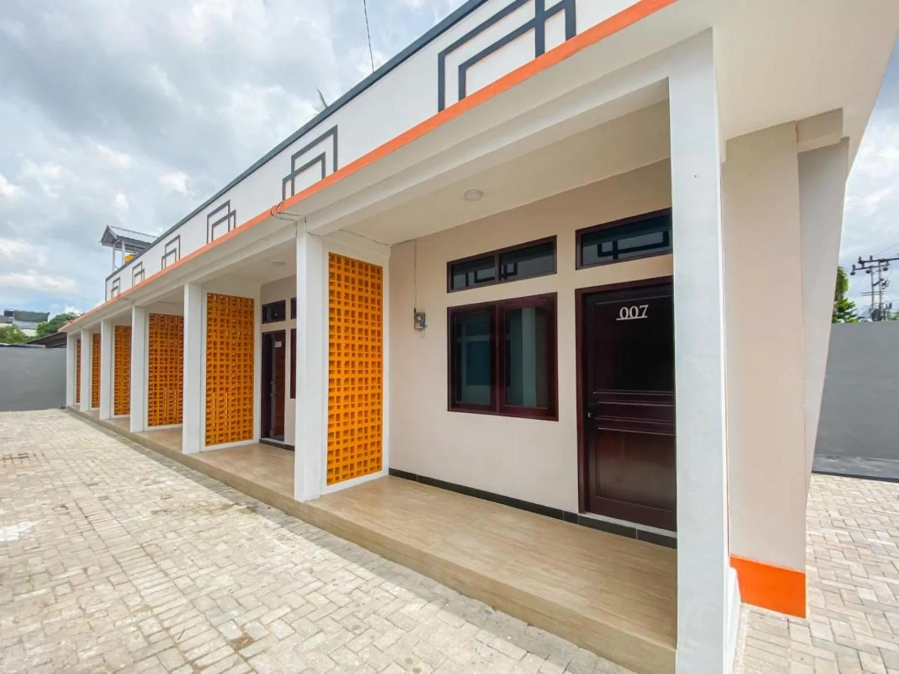 Property building in RedDoorz Plus at Orange Diponogoro Palangkaraya