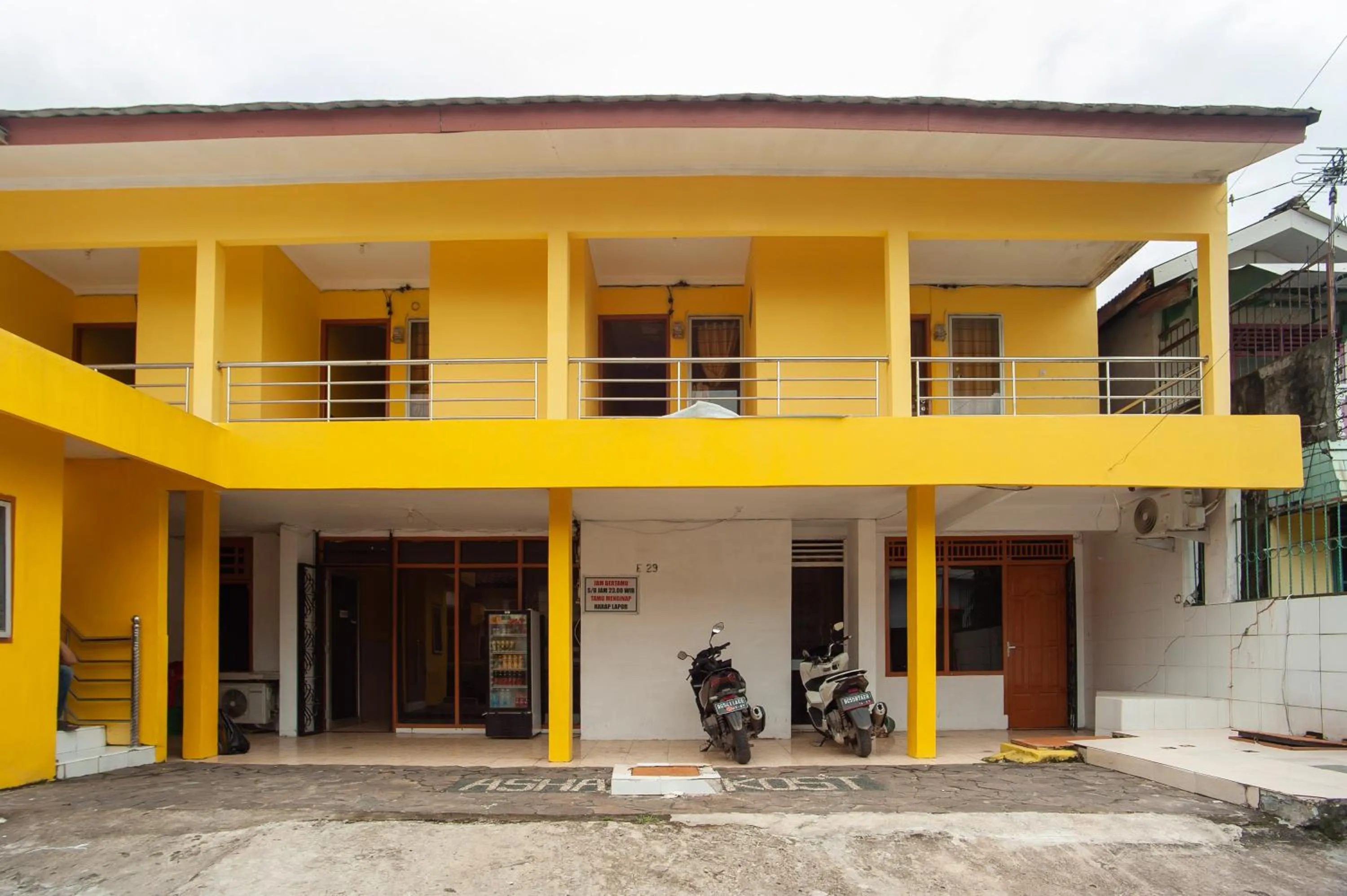 Property building in RedDoorz Syariah at Jalan Wayhitam Palembang