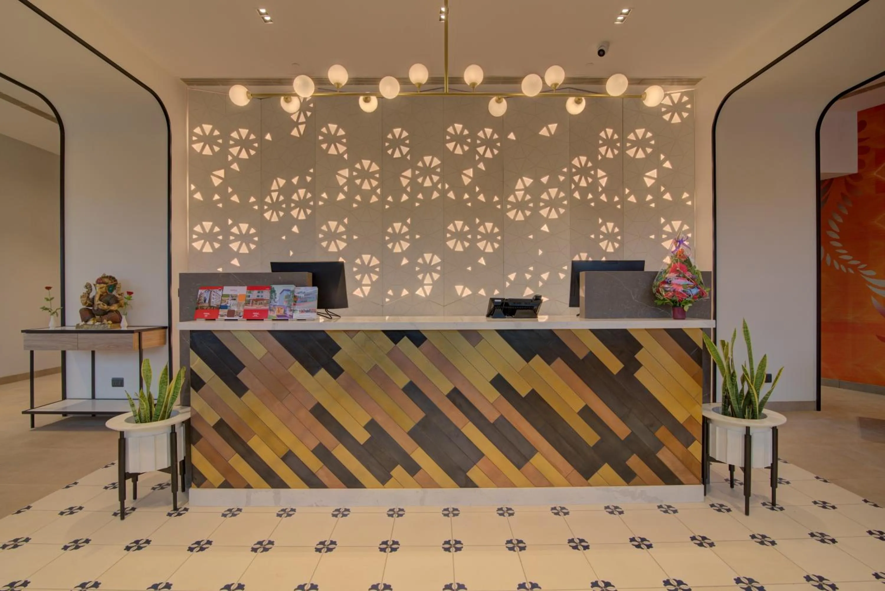 Lobby or reception in 7 Apple Hotel Nashik