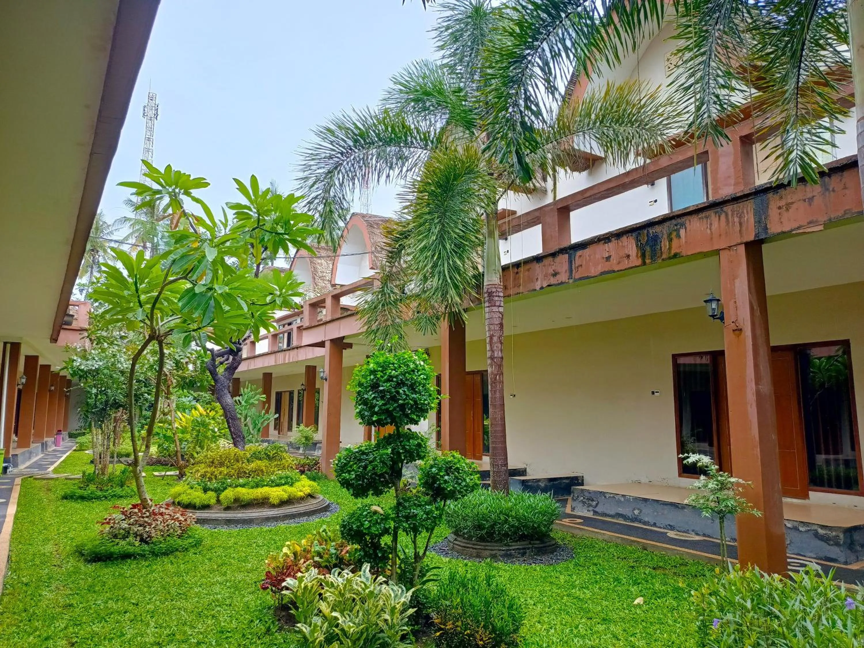 Garden in Melati Resort & Hotel Kuta Lombok